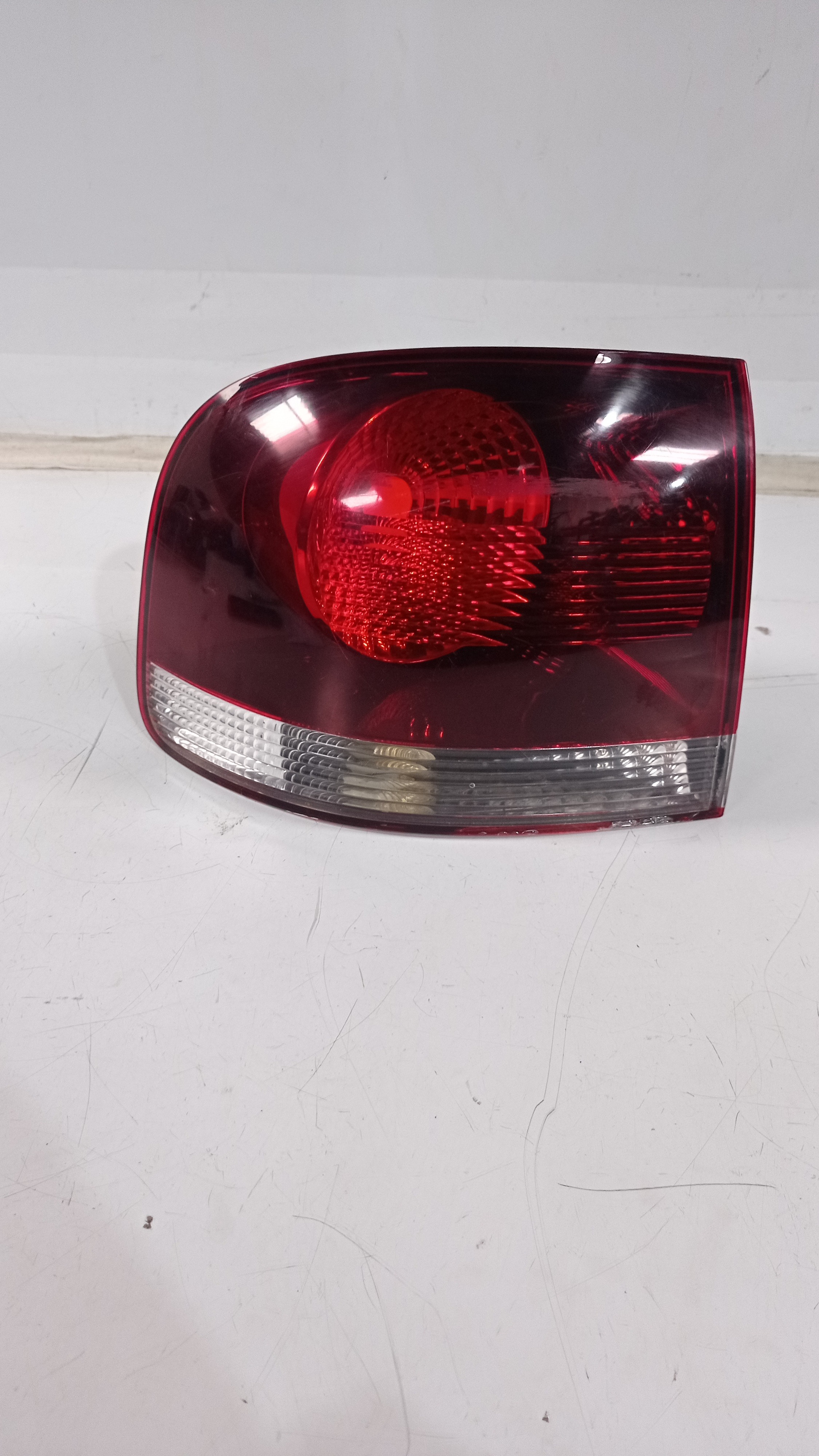 Lanterna Traseira Esquerda Vw Touareg 2007 A 2009 Recuperada