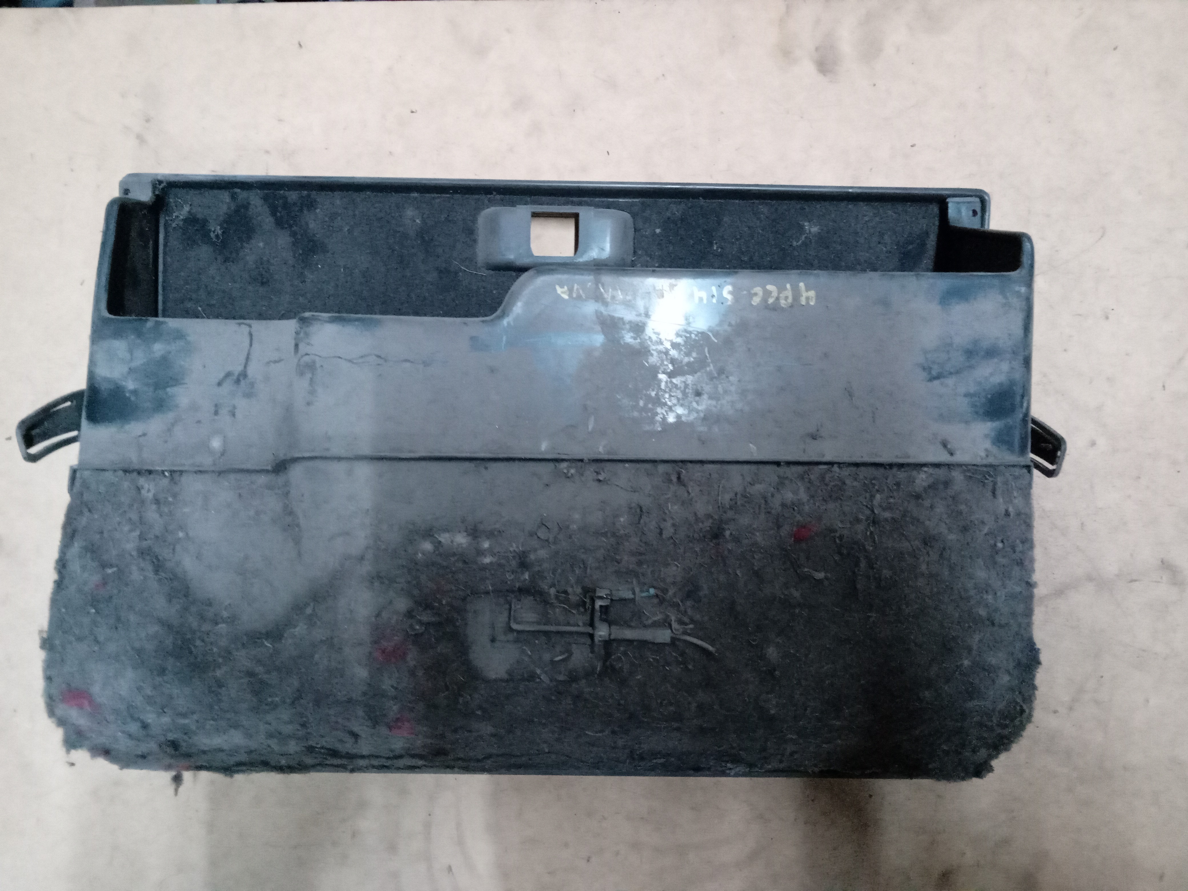 PORTA LUVAS VW SANTANA 1988 2