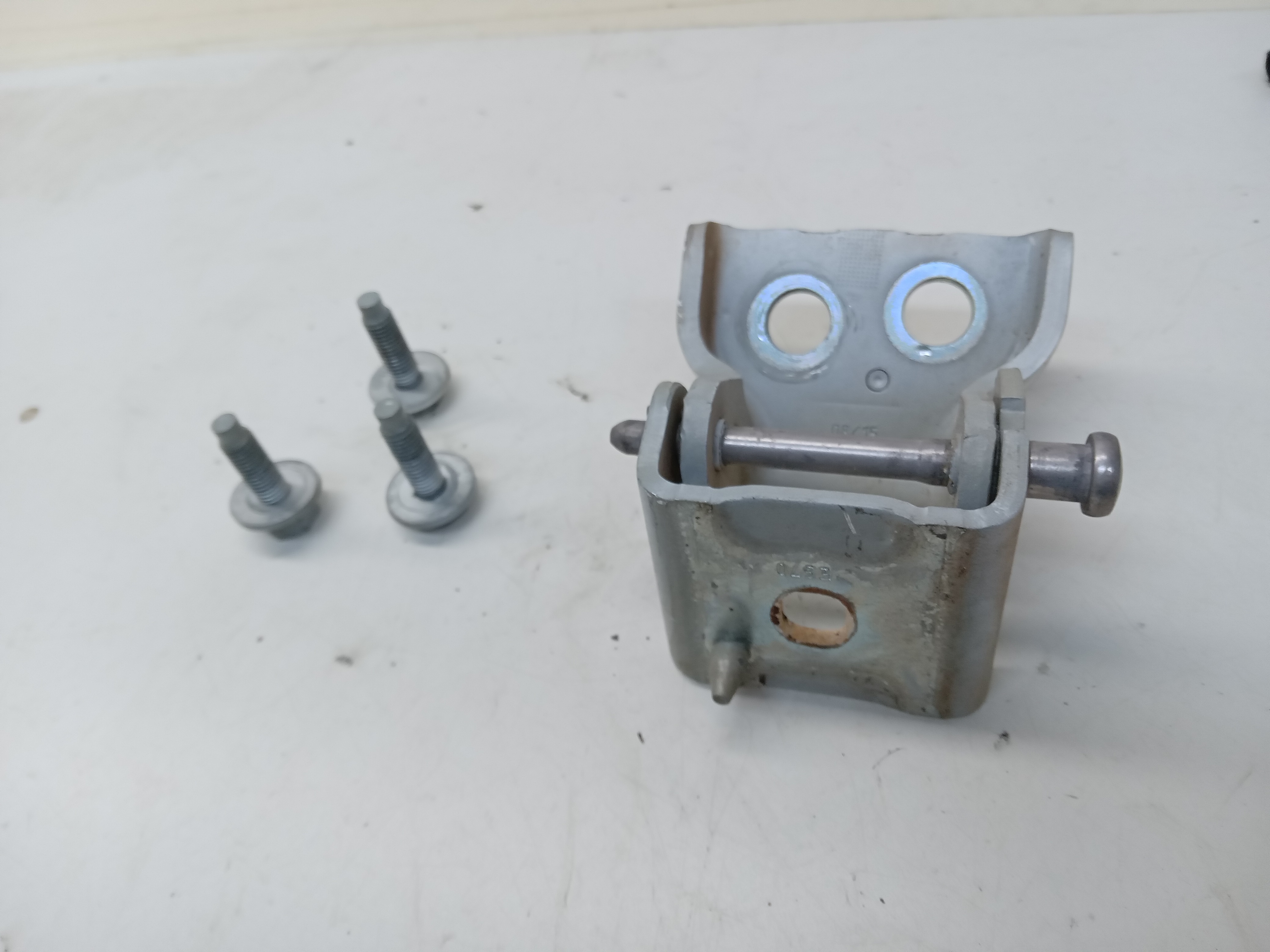 DOBRADIÇA INFERIOR PORTA DIANTEIRA ESQUERDA CITROEN C3 2016 2