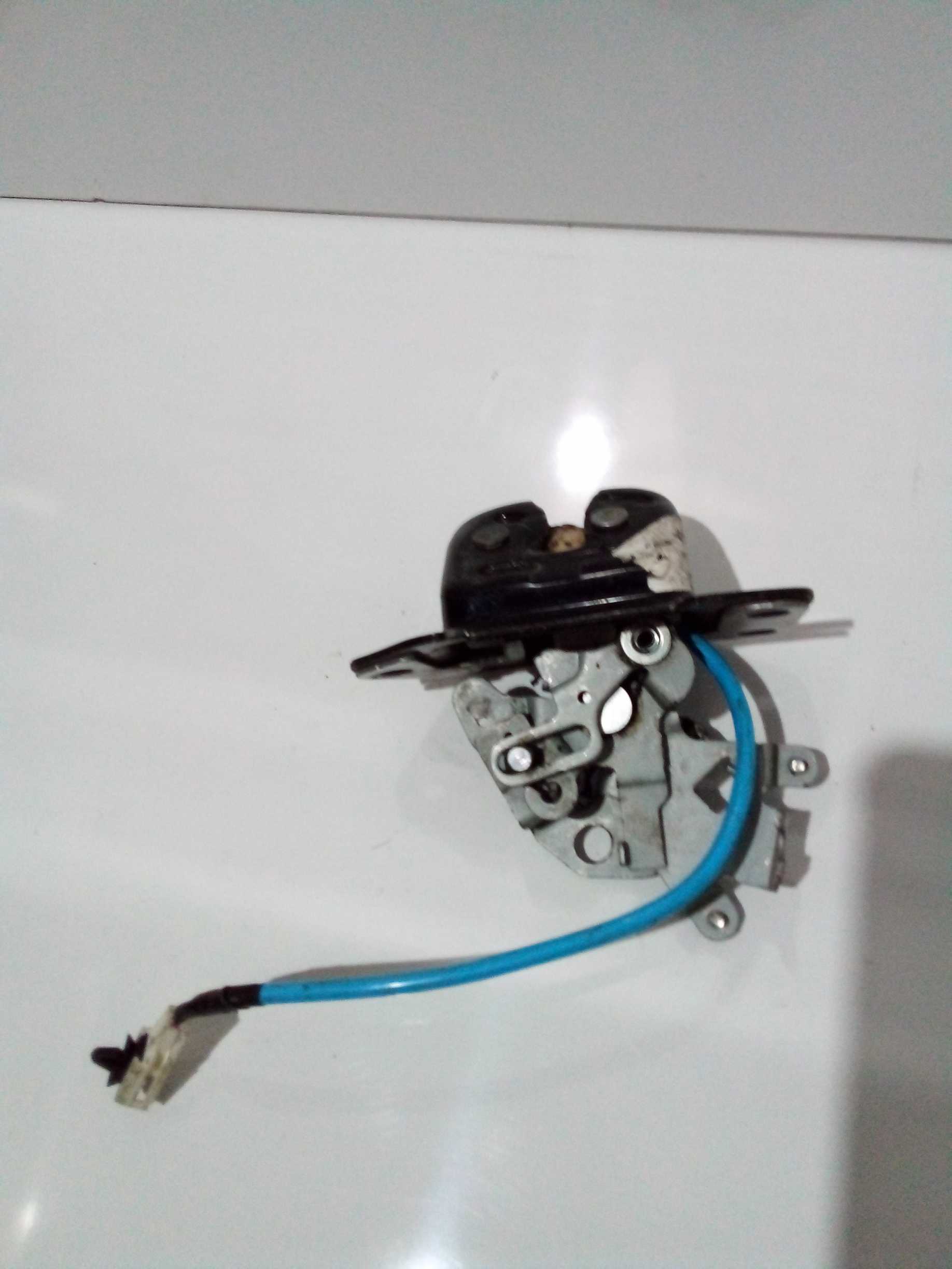 Fechadura Tampa Traseira Mala Nissan March 2017 5