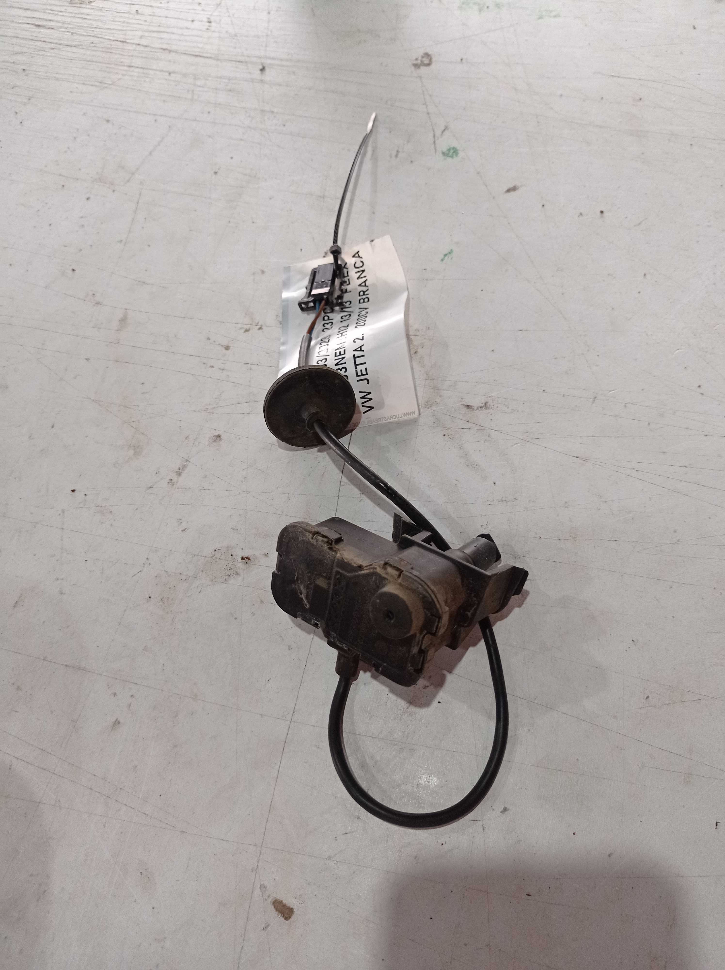 FECHADURA TAMPA PORTINHOLA VOLKSWAGEN JETTA 2013 2