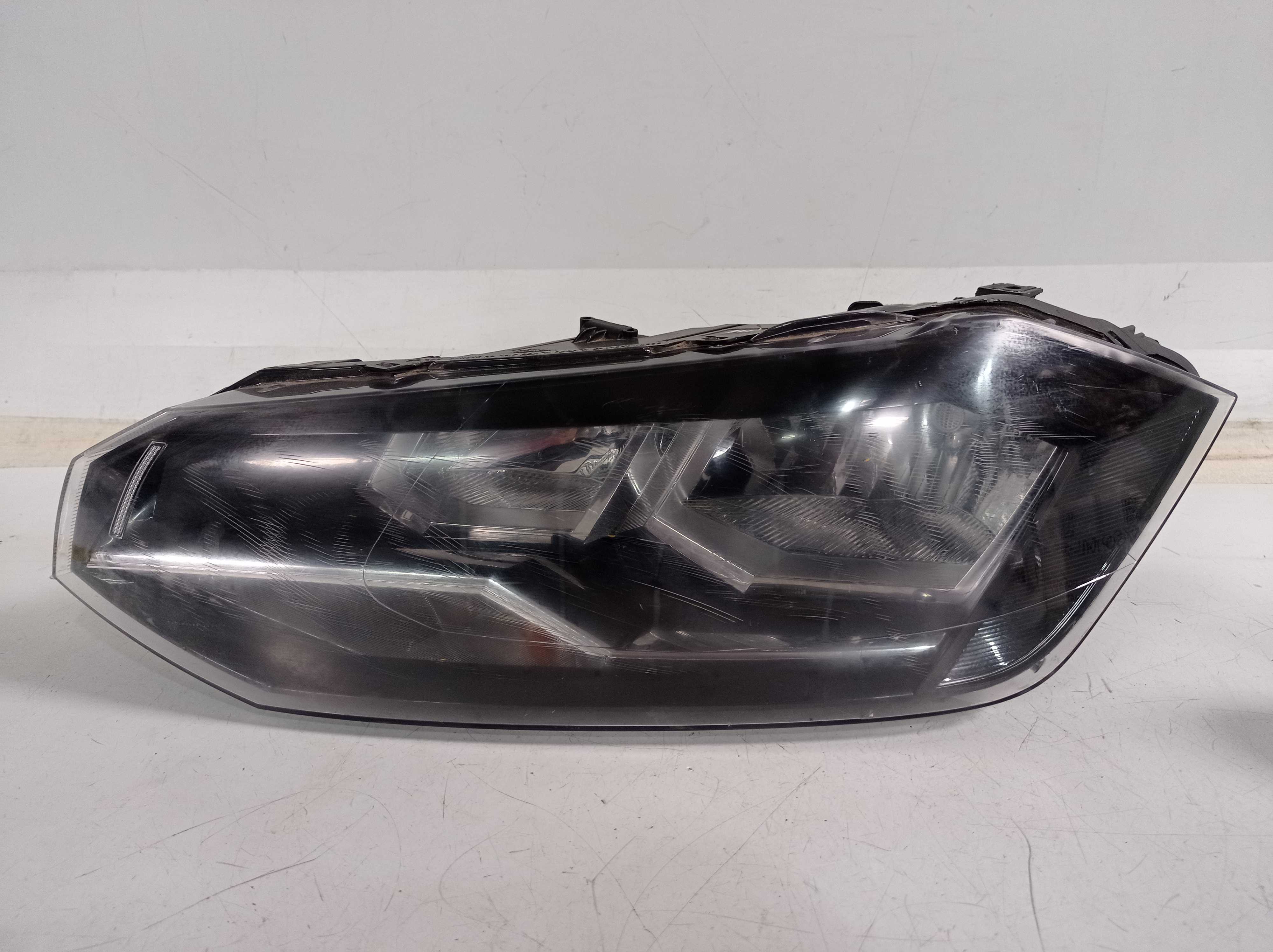 FAROL DIANTEIRO ESQUERDO VW POLO VIRTUS 2017 2019 P RECU 1
