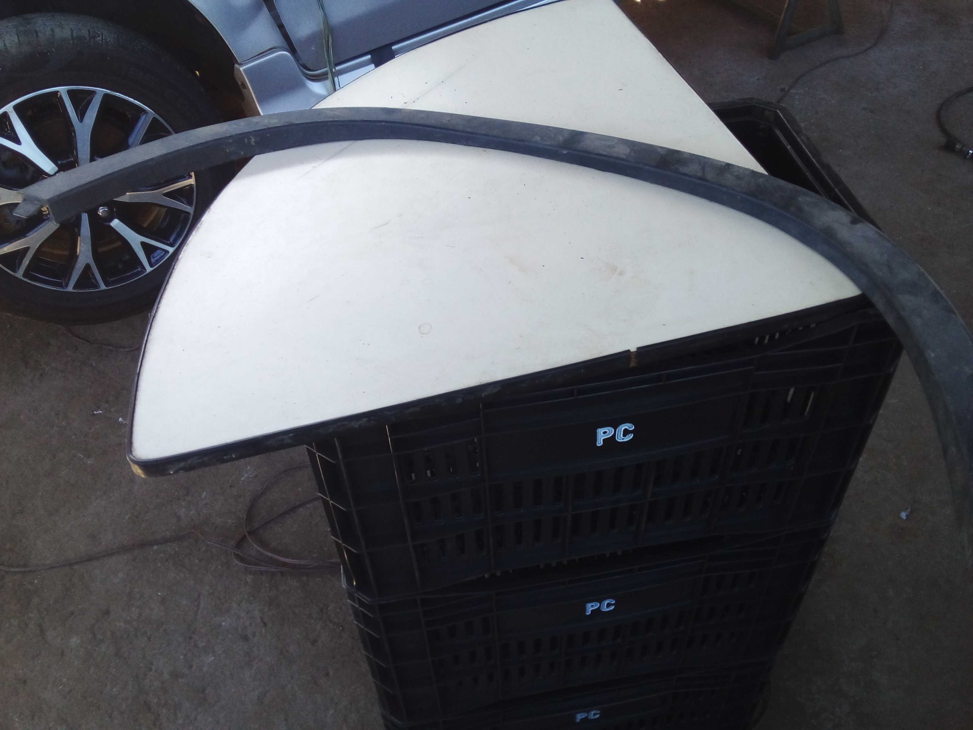 MOLDURA PARALAMA DIANT ESQ TRACKER 2015  95275450 1