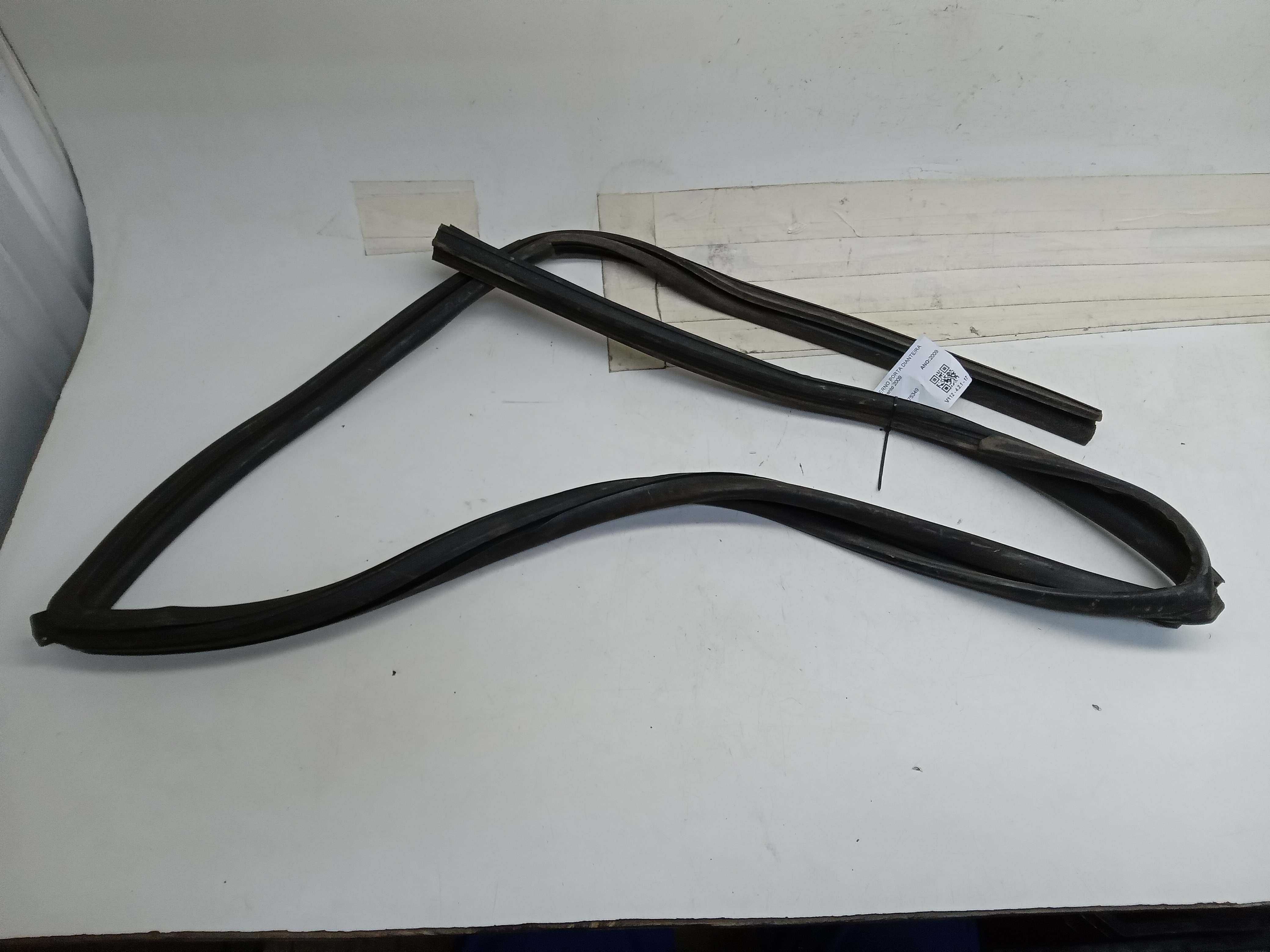 BORRACHA INTERNA PORTA DIANT LE Kia Sorento 2009 2