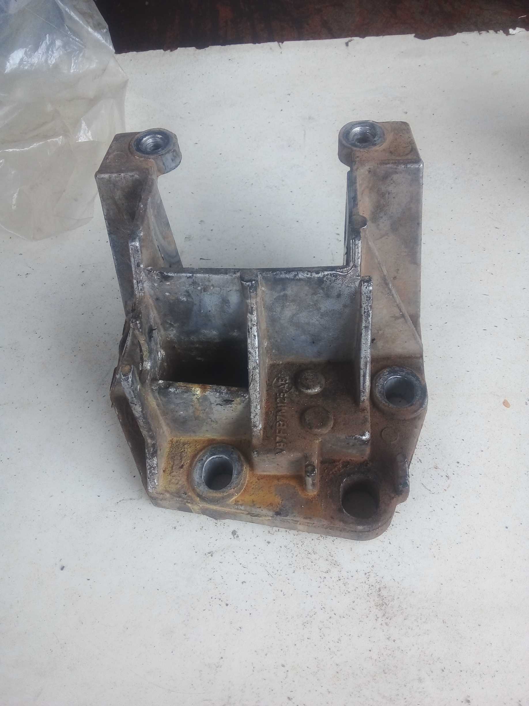 SUPORTE SUPERIOR CAIXA CAMBIO FIESTA 2000 1.0 ROCAM
