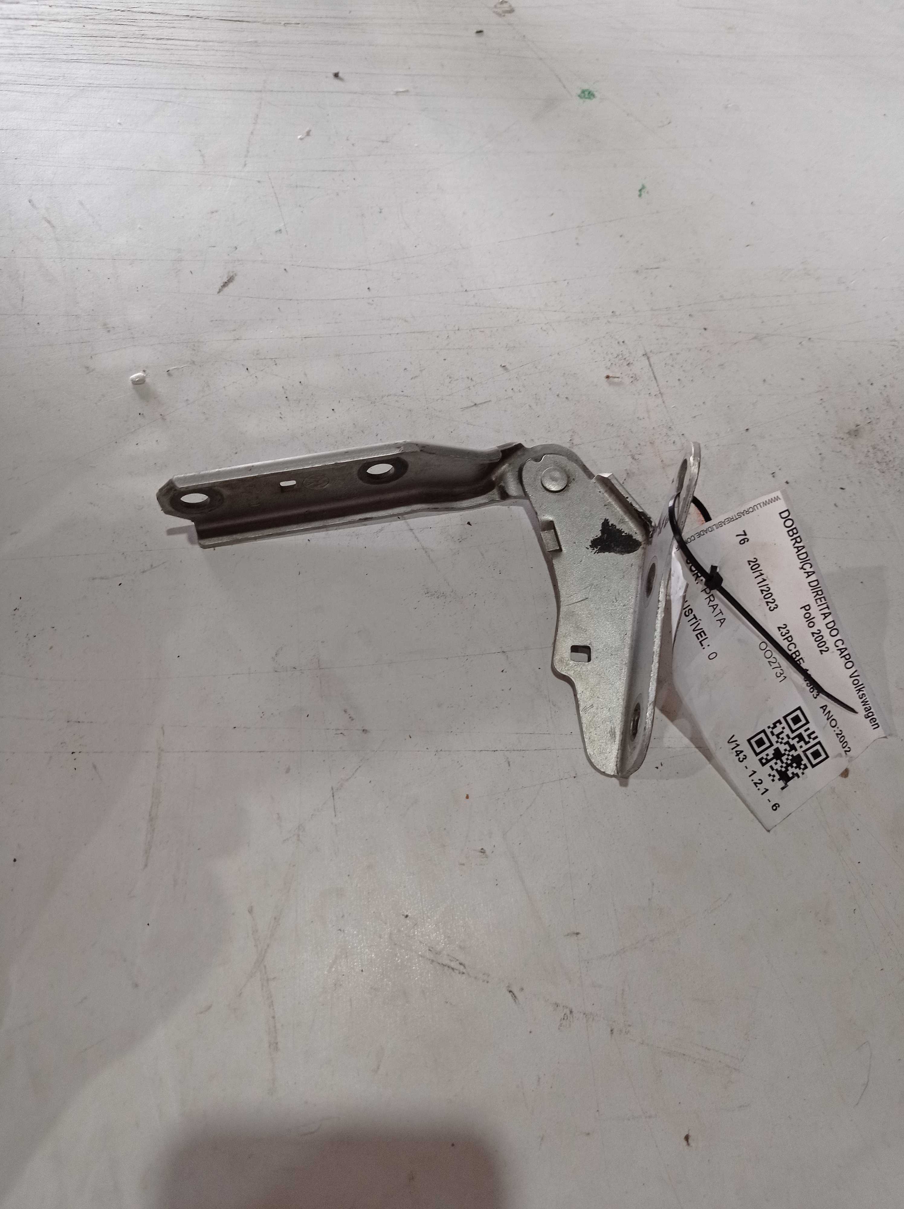 DOBRADIÇA DIREITA DO CAPÔ Volkswagen Polo 2002 1
