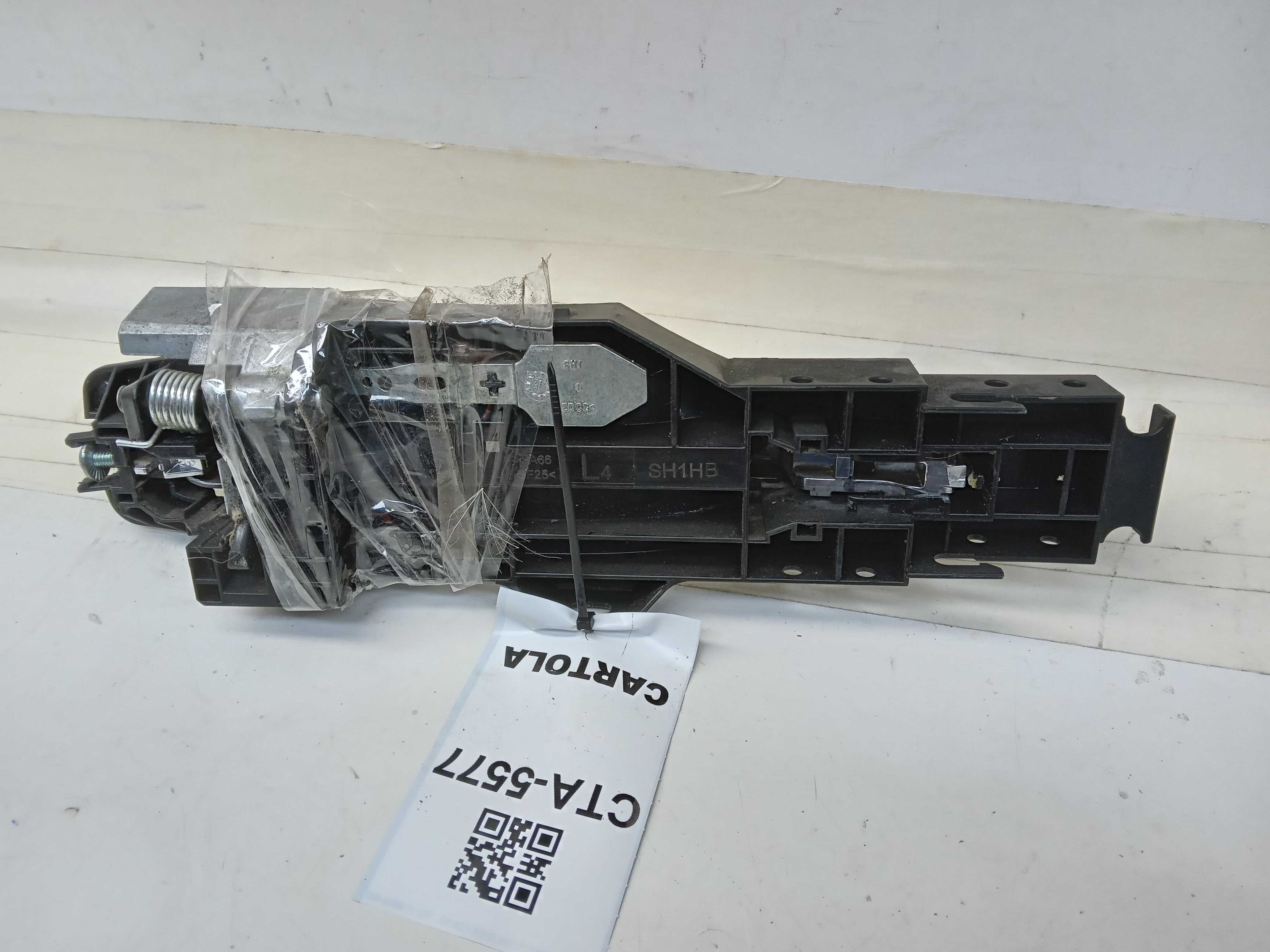 MAÇANETA EXTERNA TRASEIRA LE NISSAN VERSA 2014 2