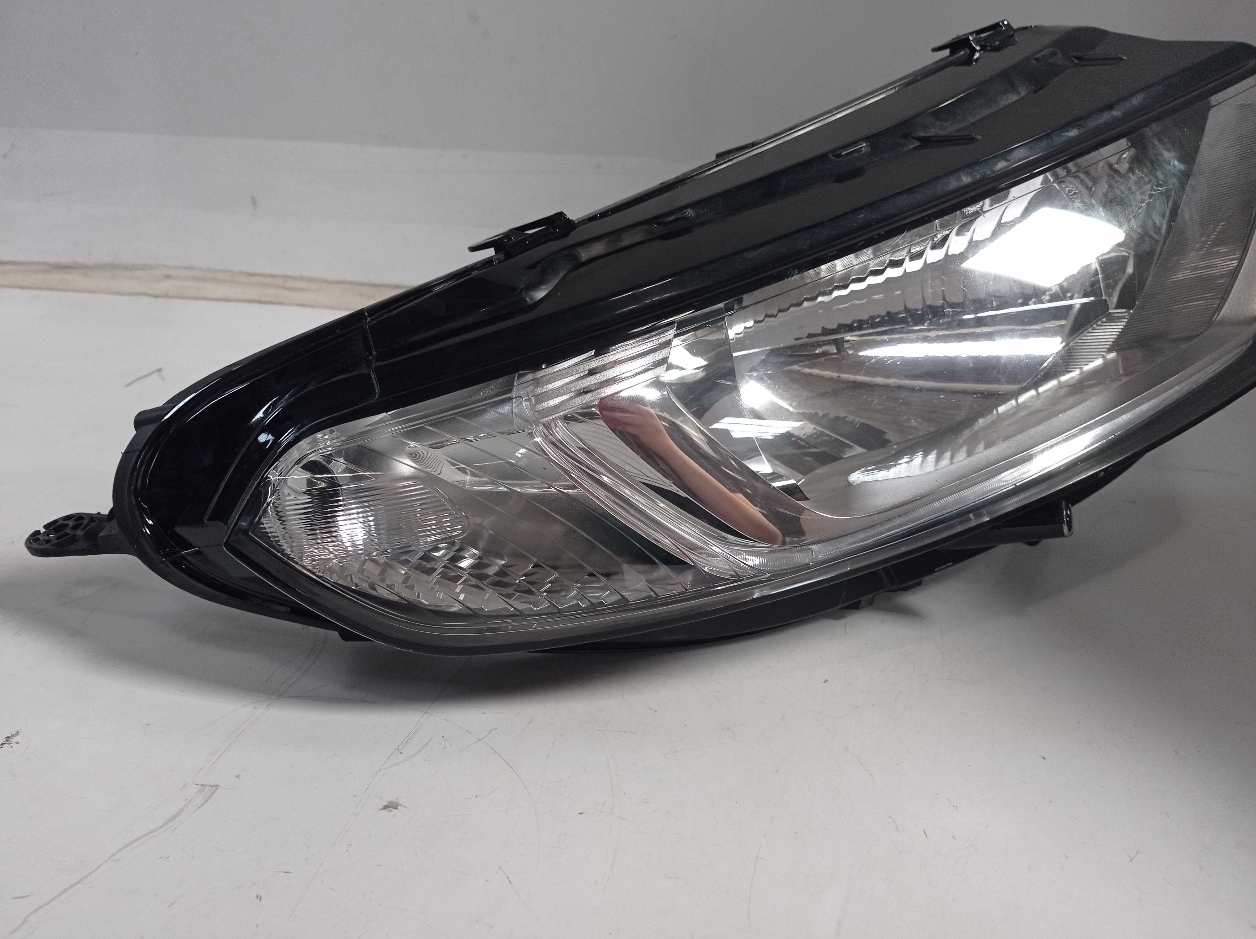 FAROL DIREITO FORD ECOSPORT 2013 A 2017 RECONDICIONADO 2