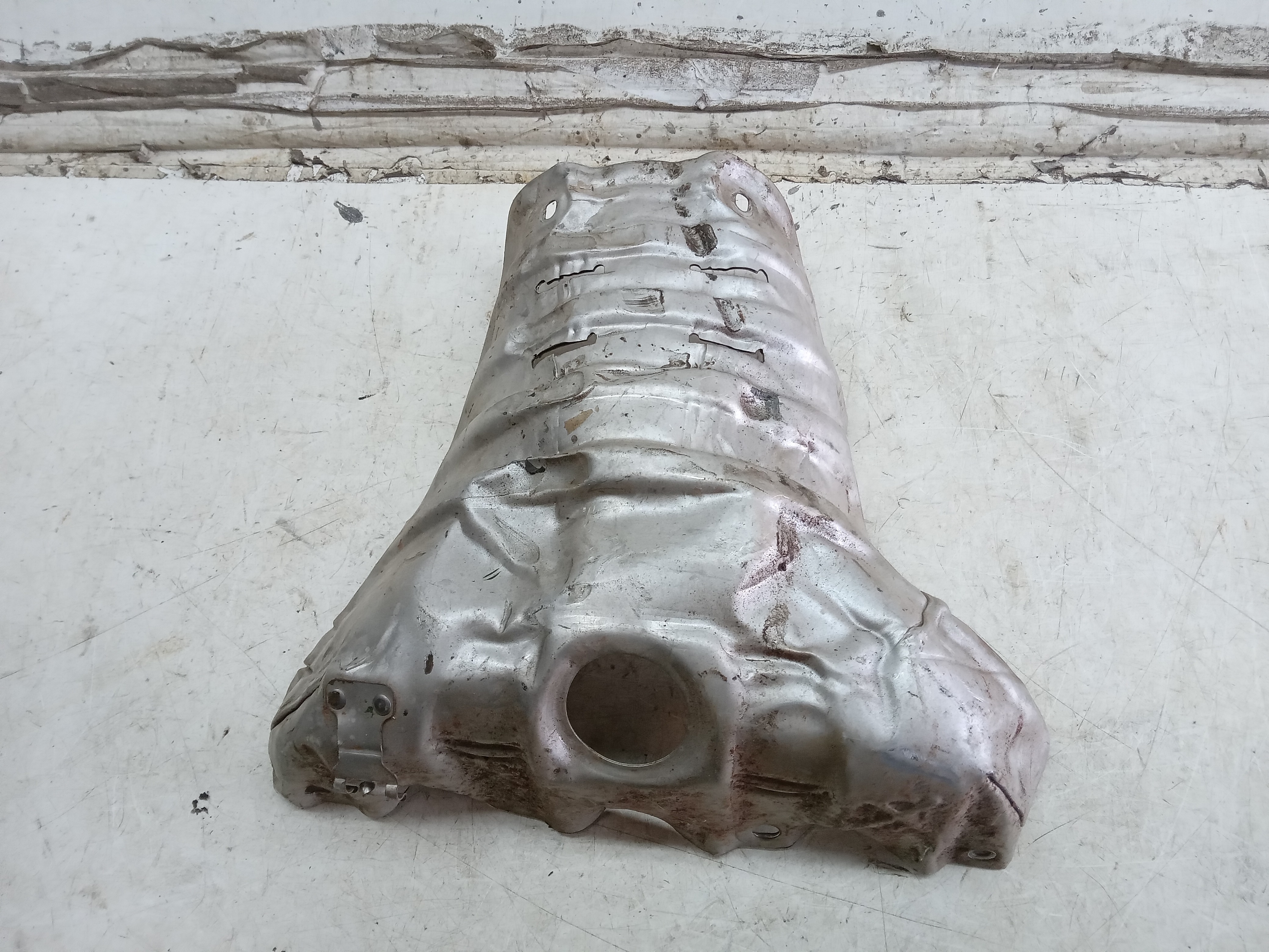 PROTETOR DEFLETOR CALOR COLETOR ESCAPE GM ONIX 2016 1