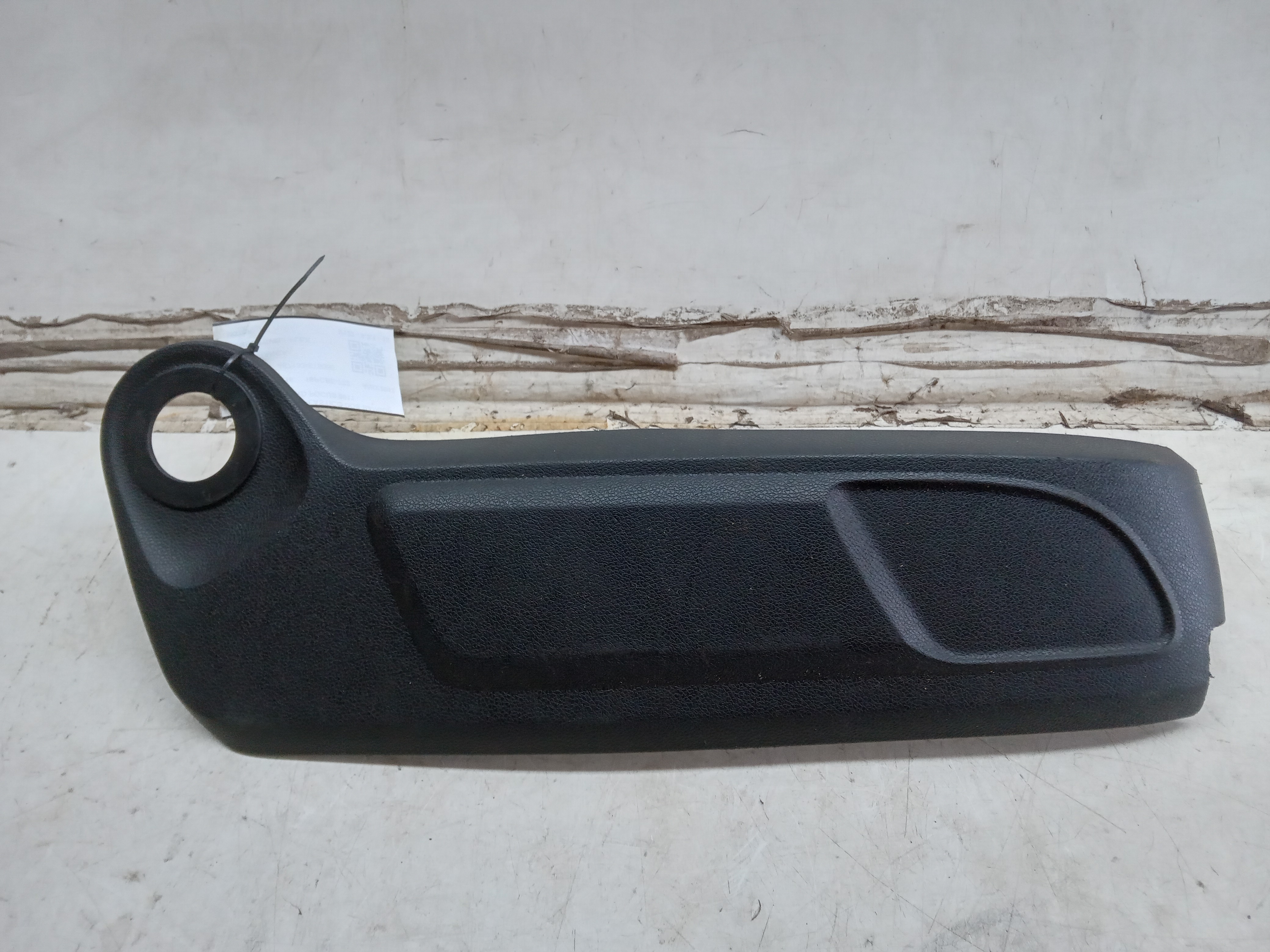 MOLDURA ACABAMENTO BANCO DIANT LD FORD FOCUS 2011