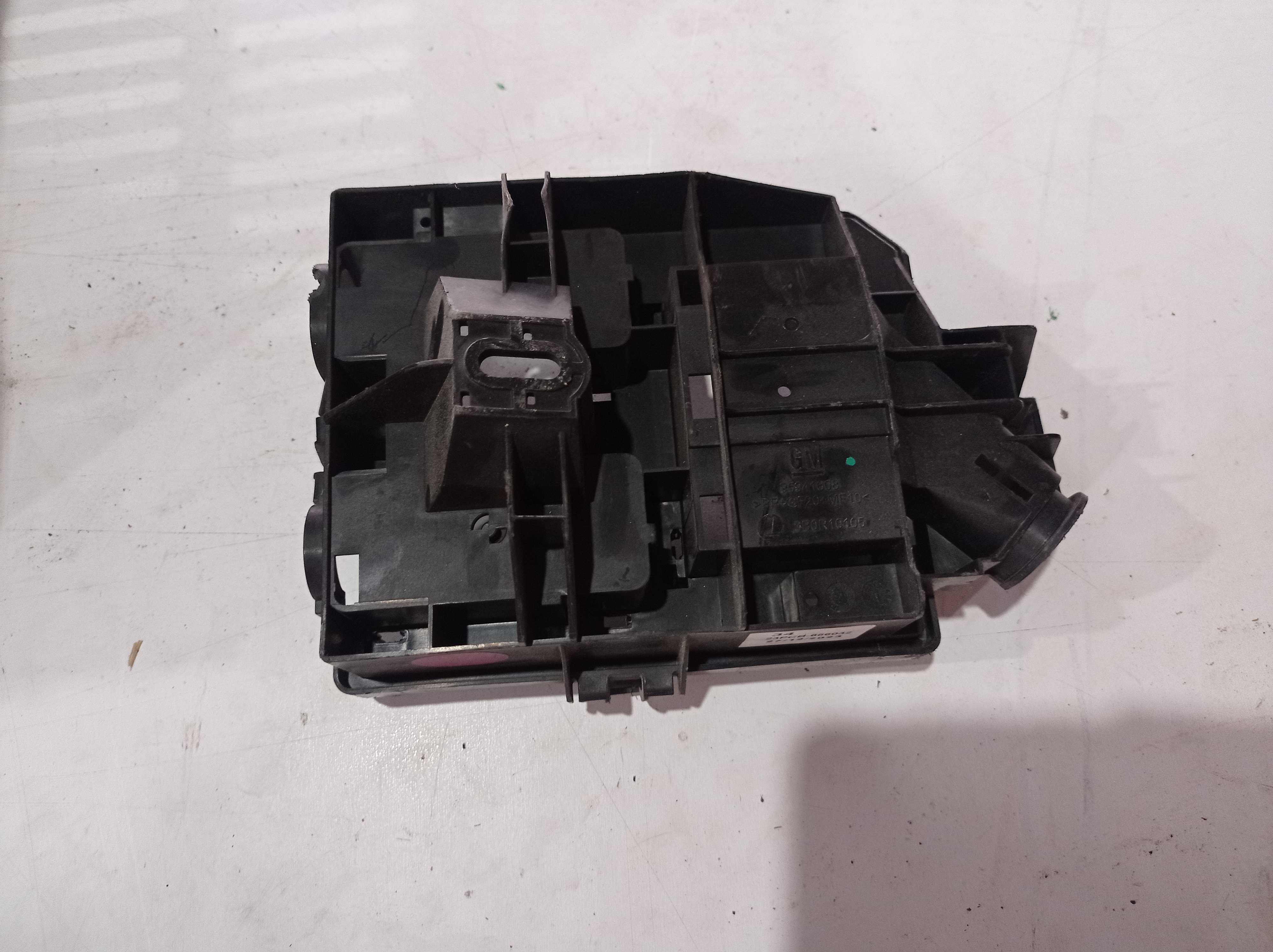 BASE CAIXA FUSIVEL GM COBALT SPIN ONIX 2013 A 2018