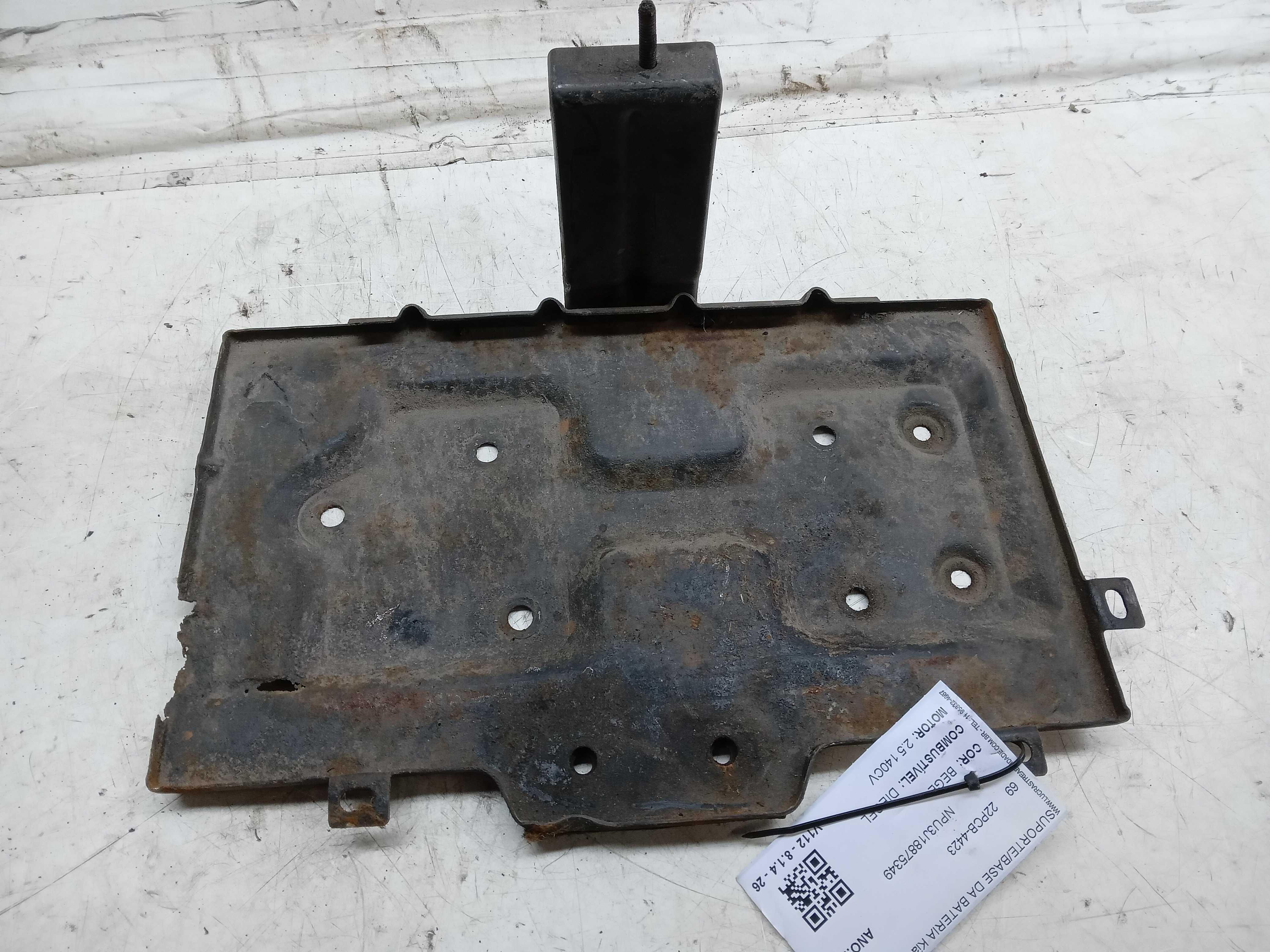 SUPORTE BASE BATERIA KIA SORENTO 2009
