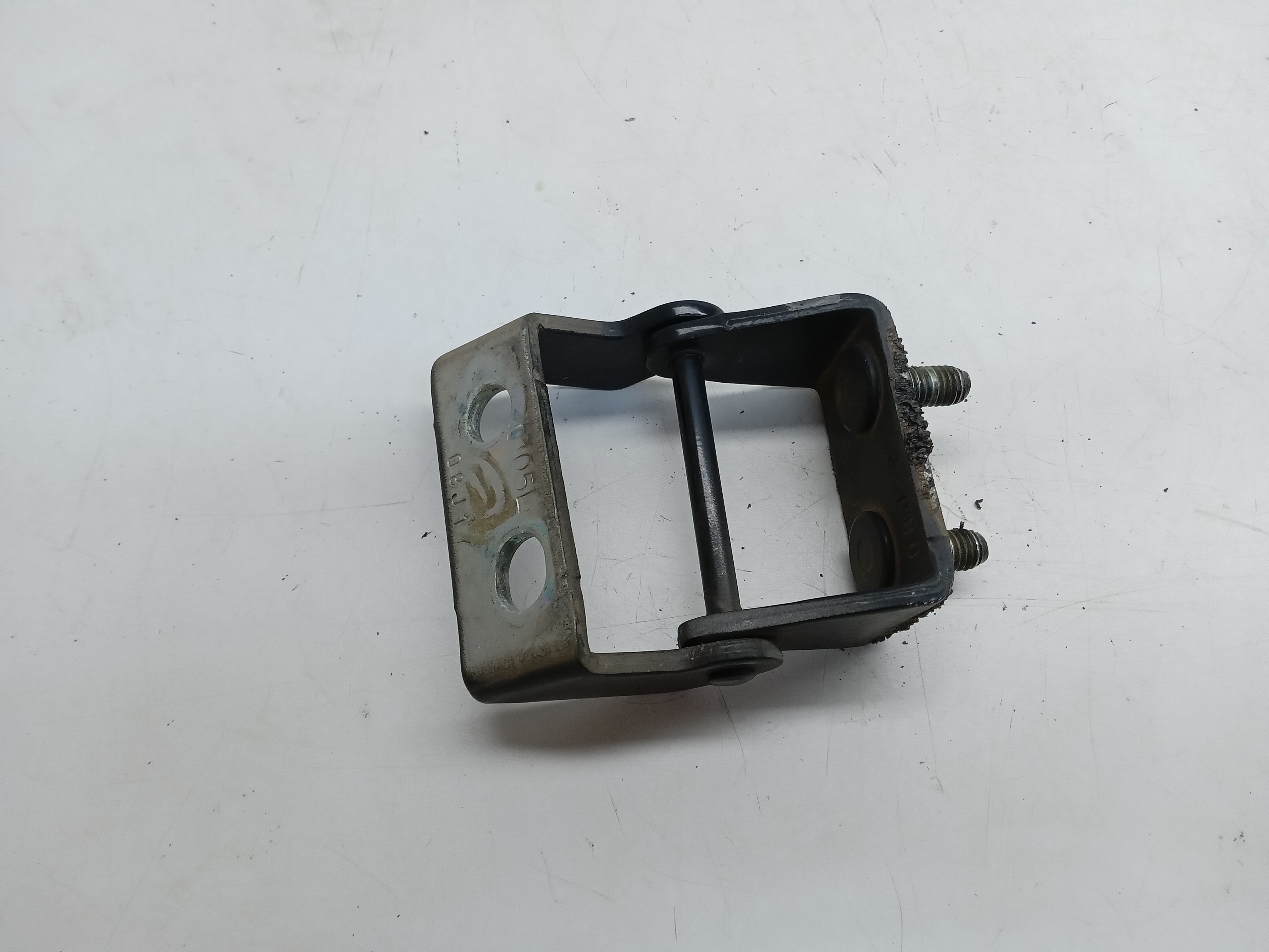 DOBRADIÇA DIREITO TAMPA TRASEIRA Chevrolet Captiva 2009 1