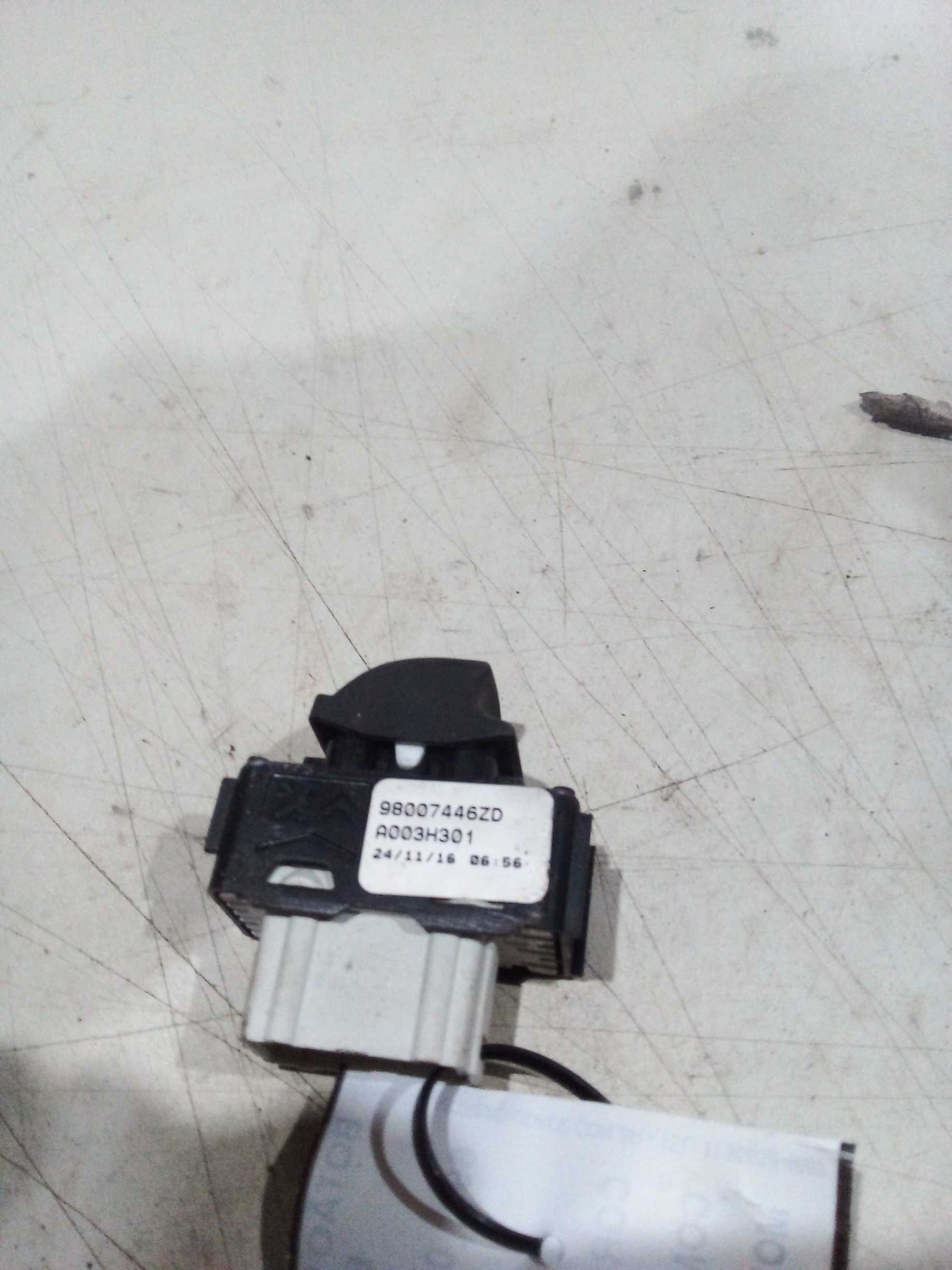 BOTÃO VIDRO ELÉTRICO PORTA TRASEIRA ESQUERDA Peugeot 2008 20 2