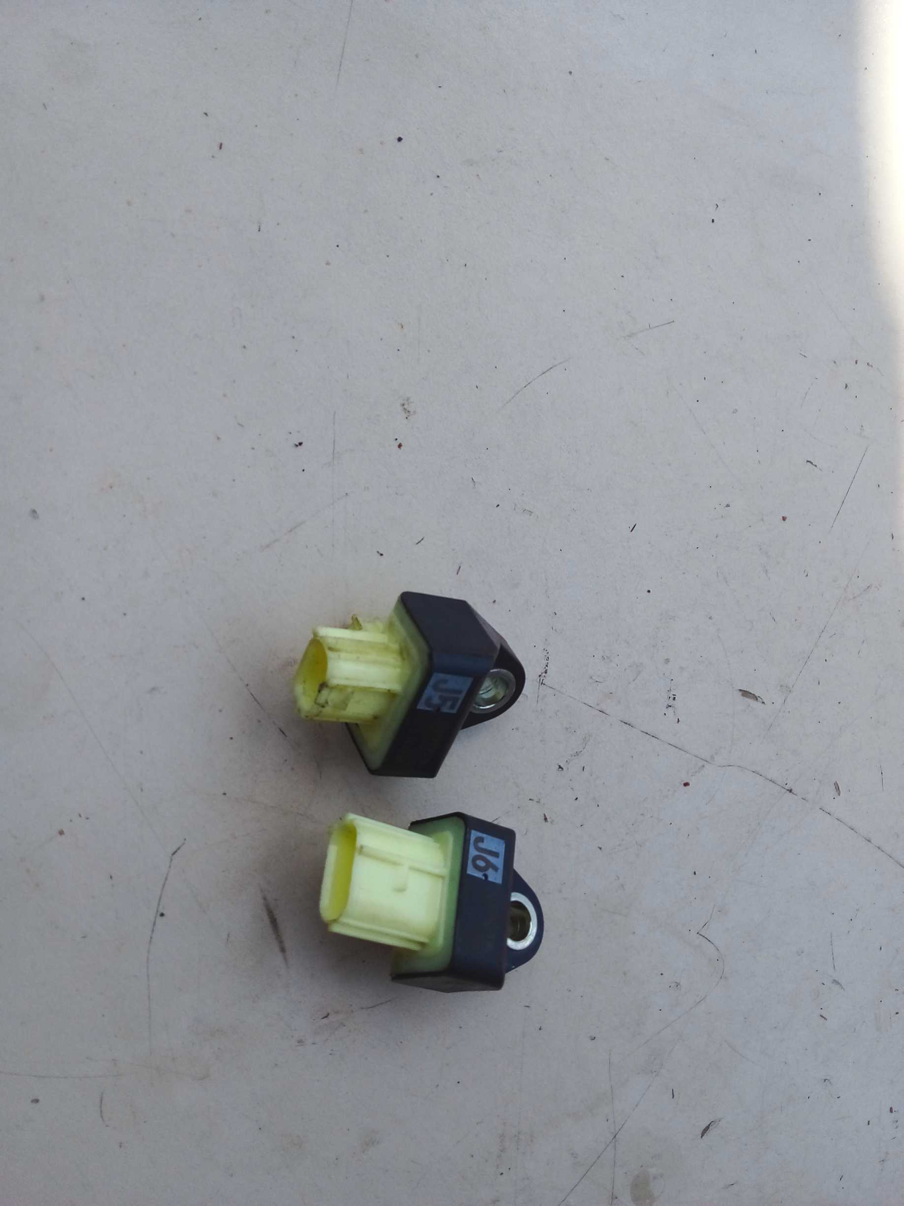 PAR SENSOR DETONACAO AIR BAG HILUX 2019  898310K040