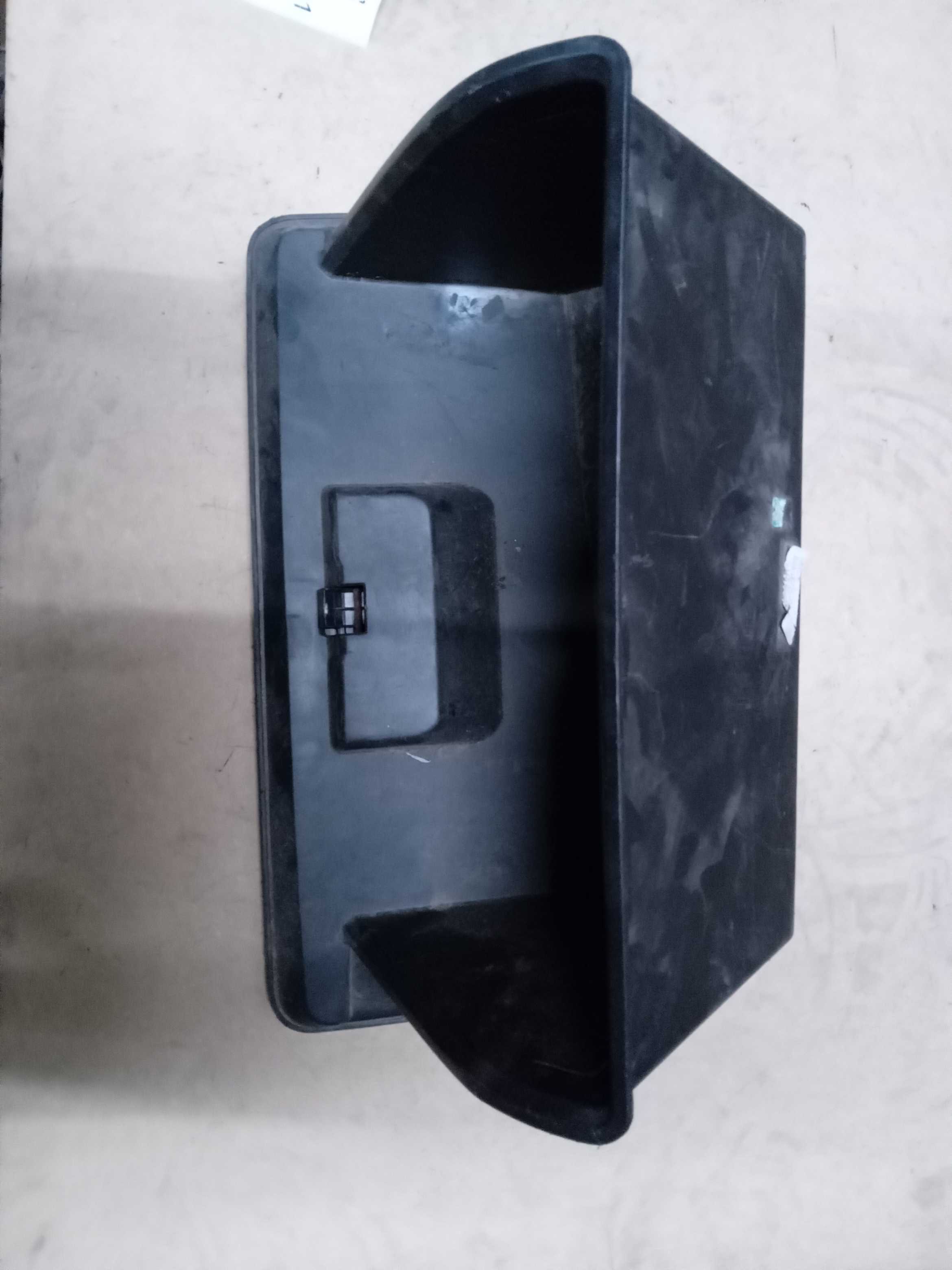PORTA LUVAS GM COBALT 2016 1