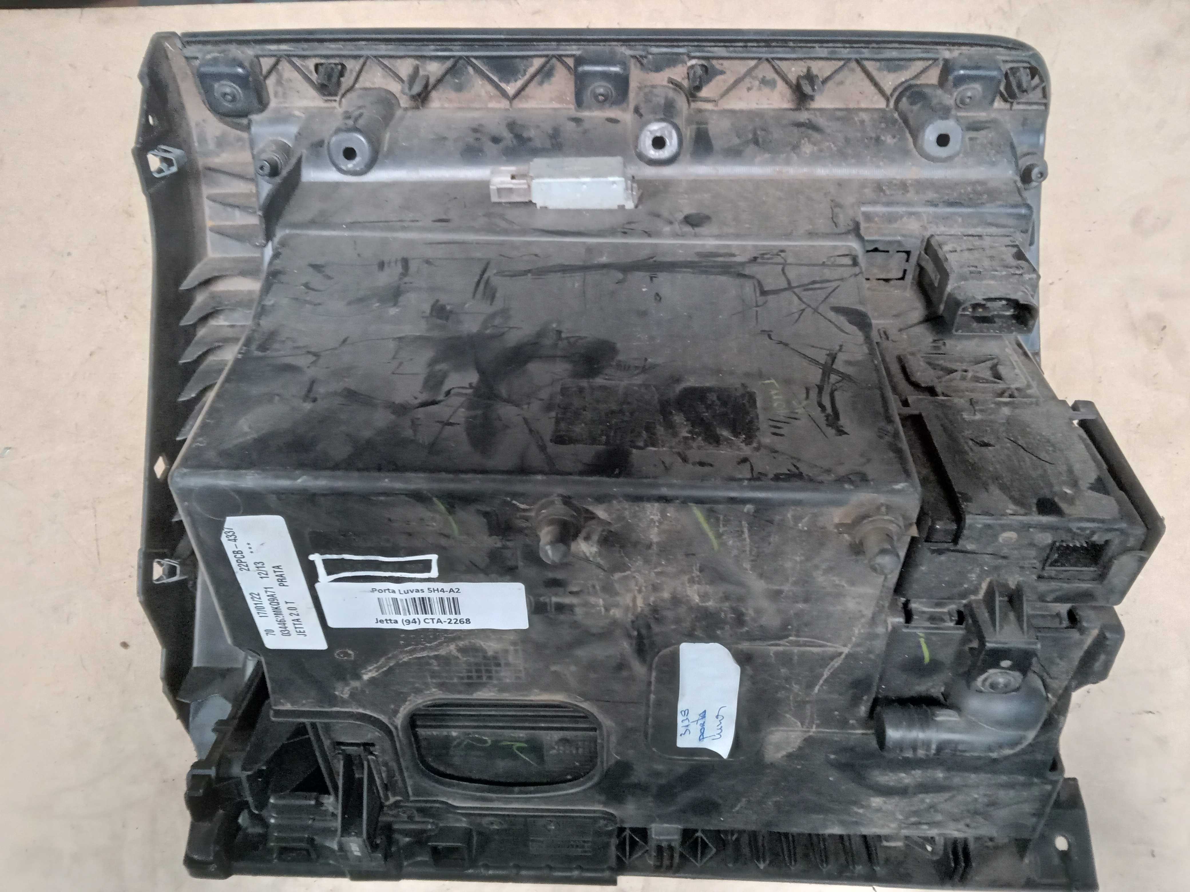 PORTA LUVAS VW JETTA 2013 1