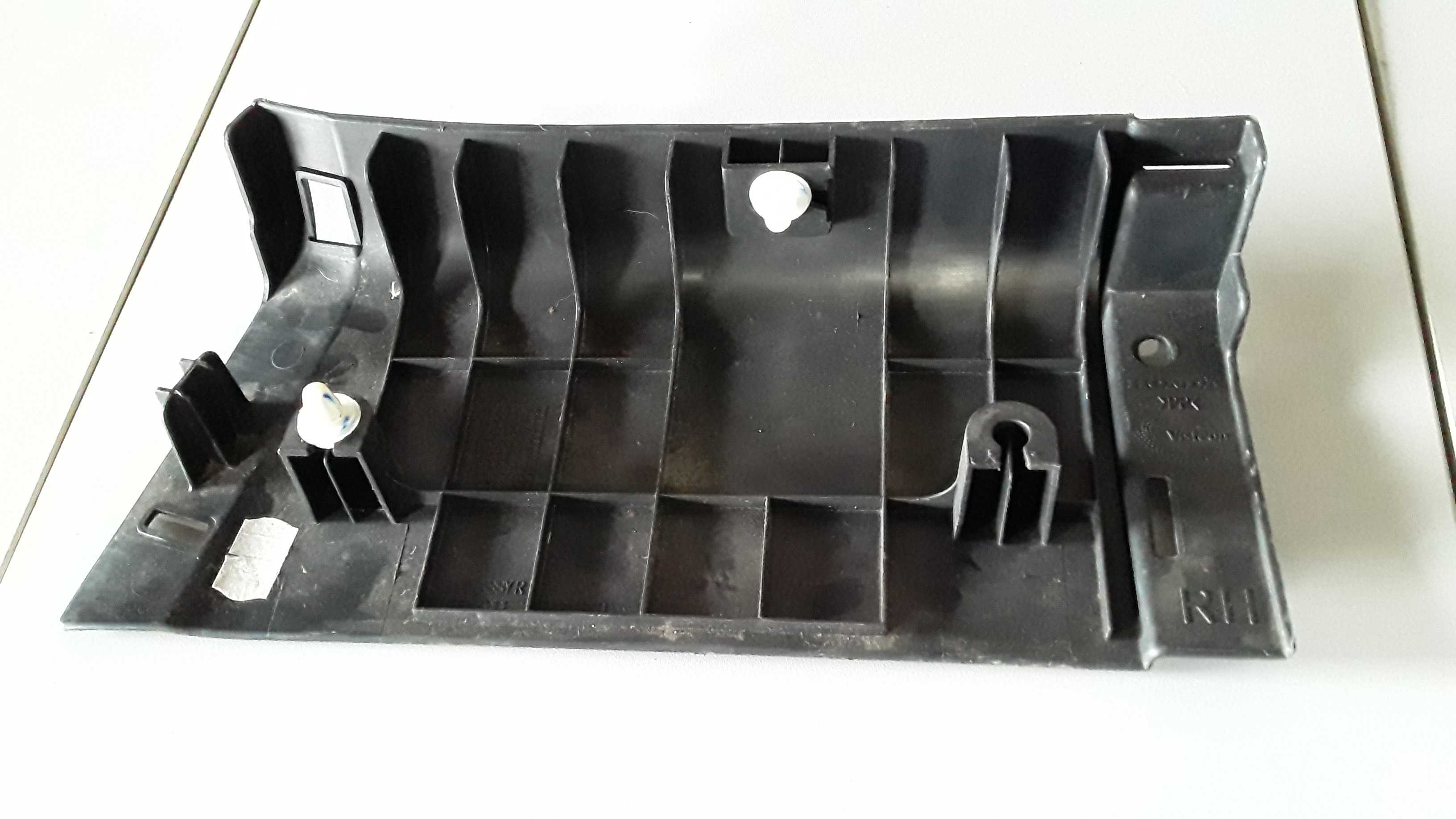 84211-sad Acabamento Inferior Soleira Dir Honda Fit 2003