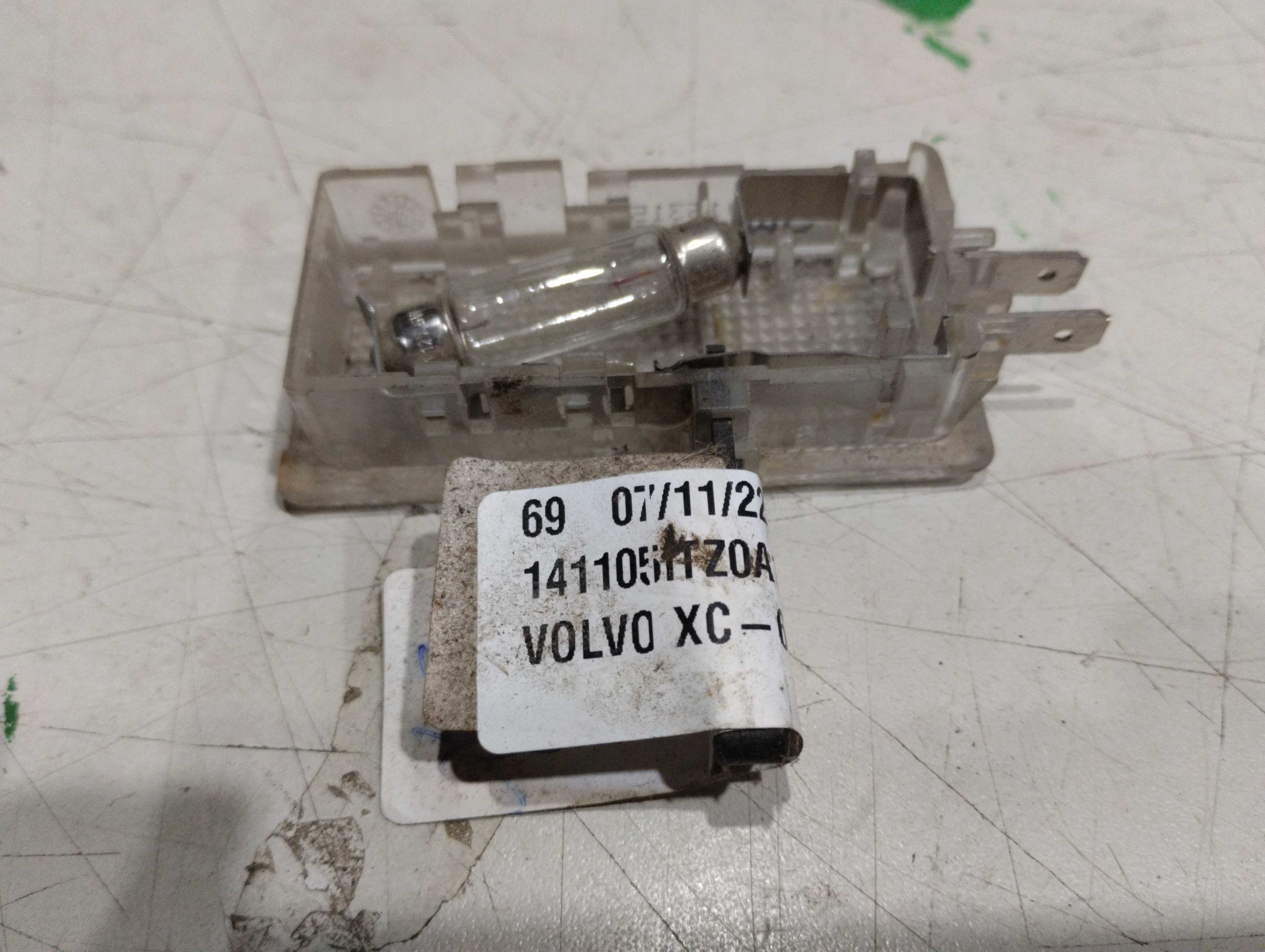 Luz cortesia porta malas volvo XC60 2010 2