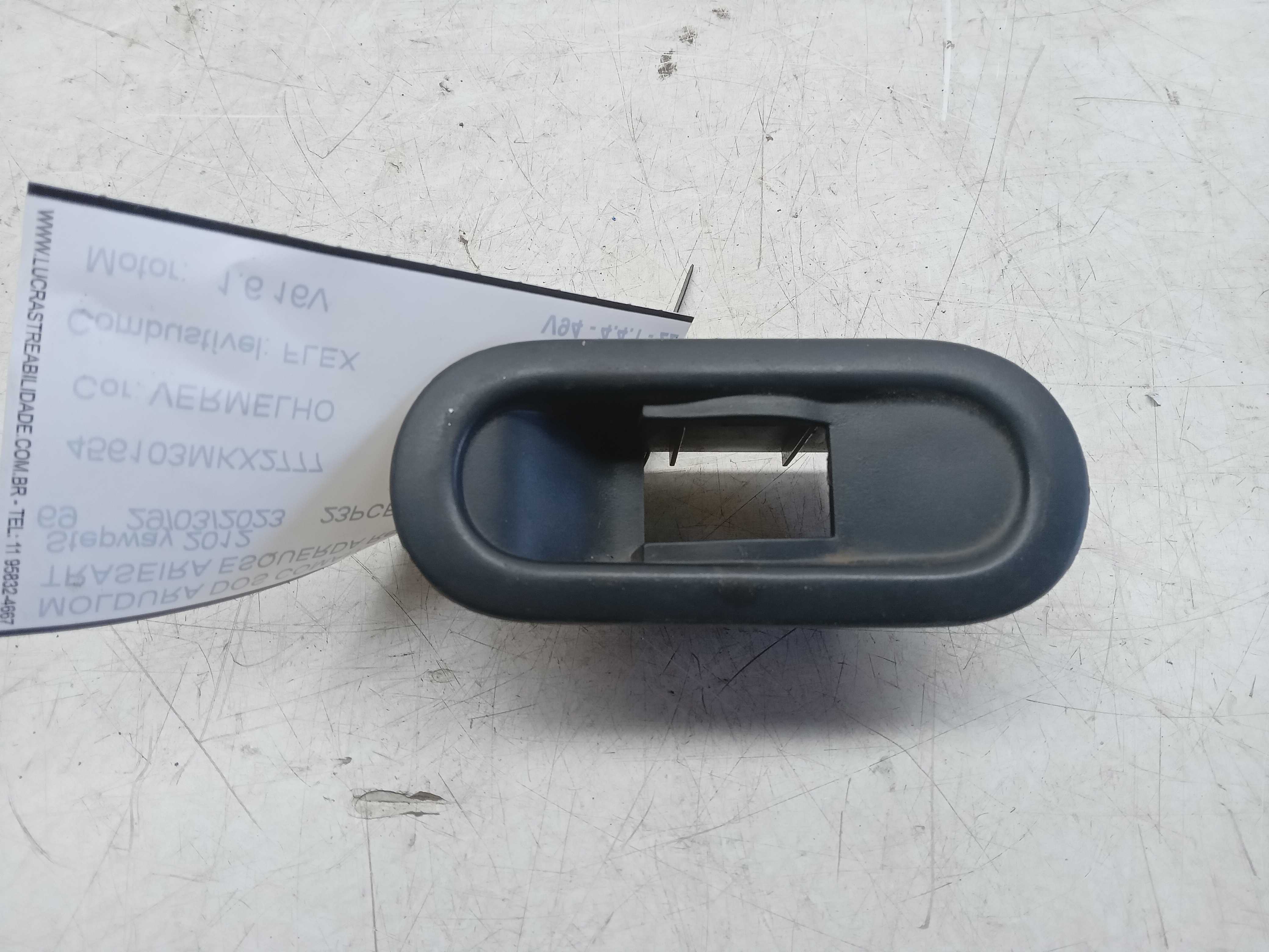 MOLDURA DOS COMANDOS PORTA TRAS LE Renault Sandero 2012 1
