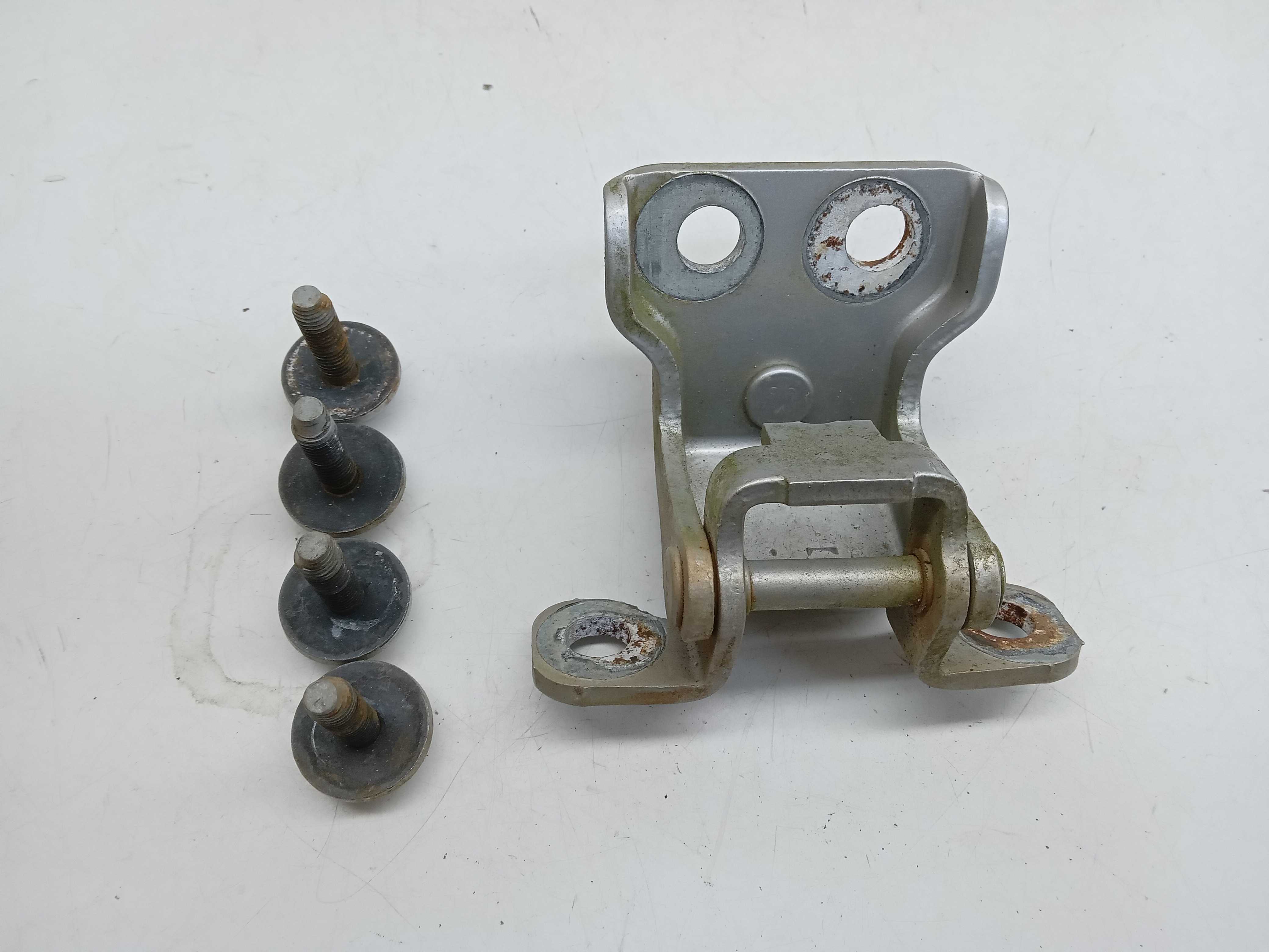 DOBRADIÇA INFERIOR PORTA TRASEIRA ESQUERDA FORD RANGER 2008 2