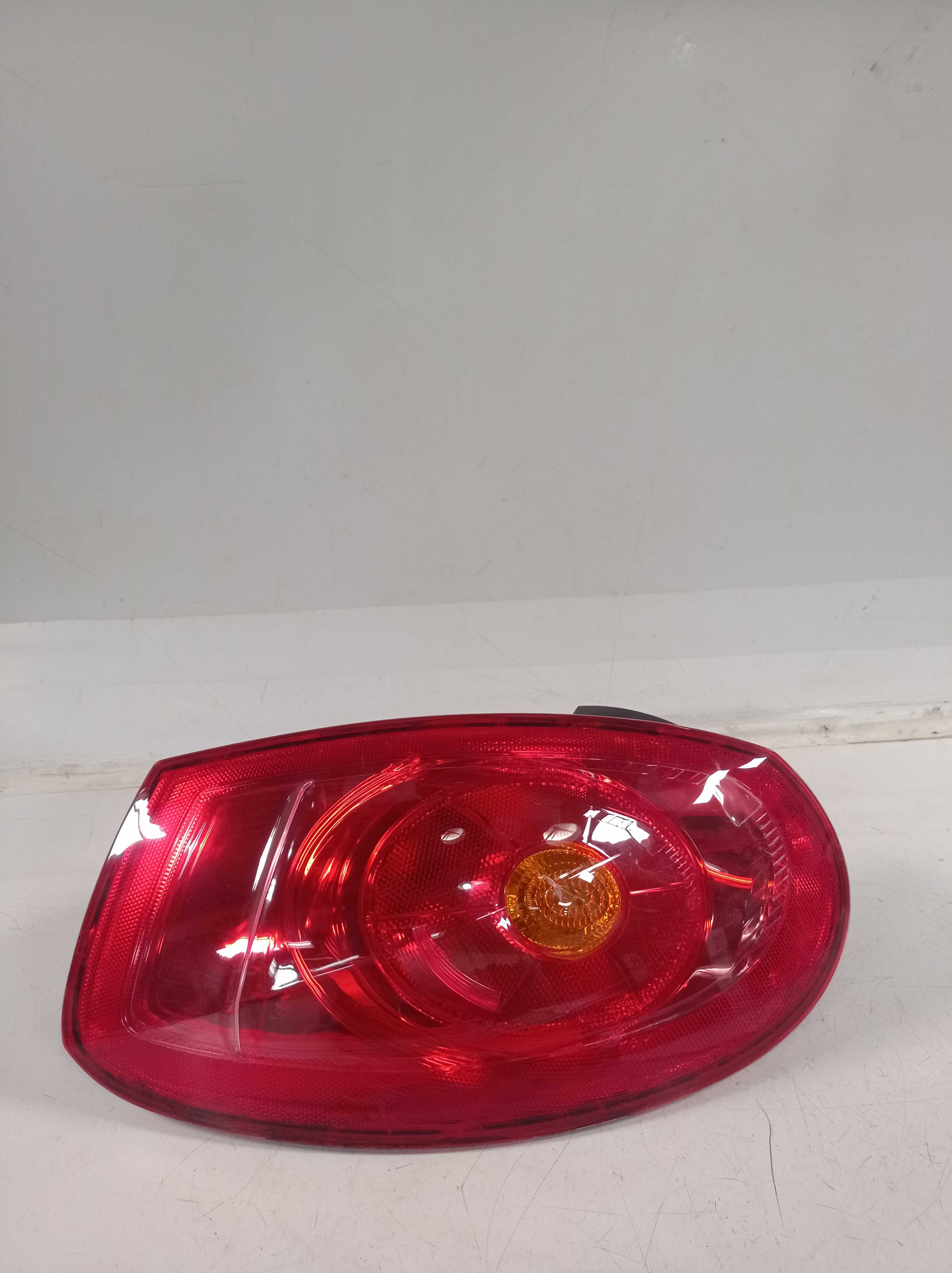 LANTERNA TRASEIRA ESQUERDA FIAT BRAVO 2011 RECUPERADA 1
