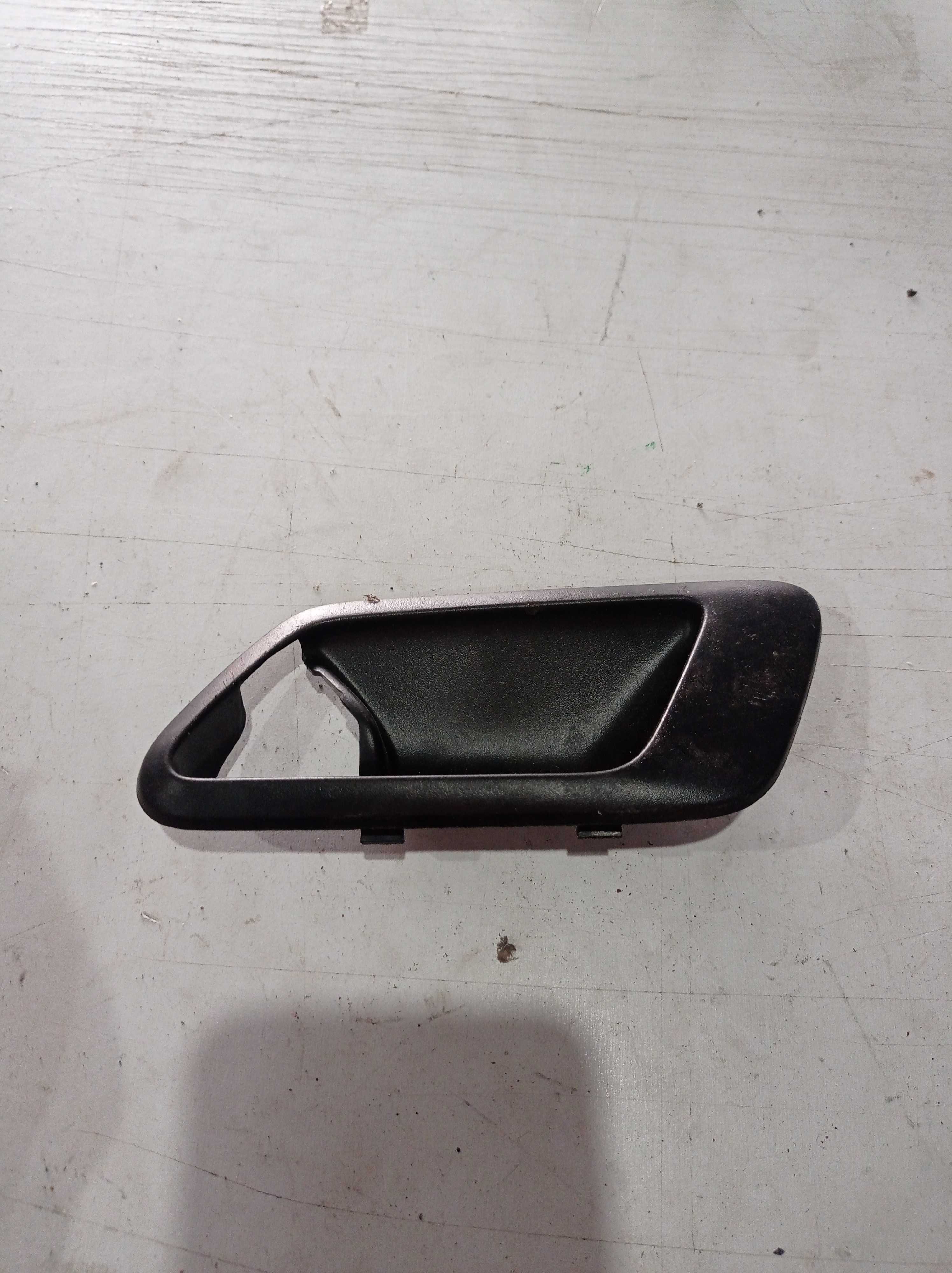 MOLDURA MAÇANETA INTERNA ESQUERDA VW FOX SPACEFOX 2010 1