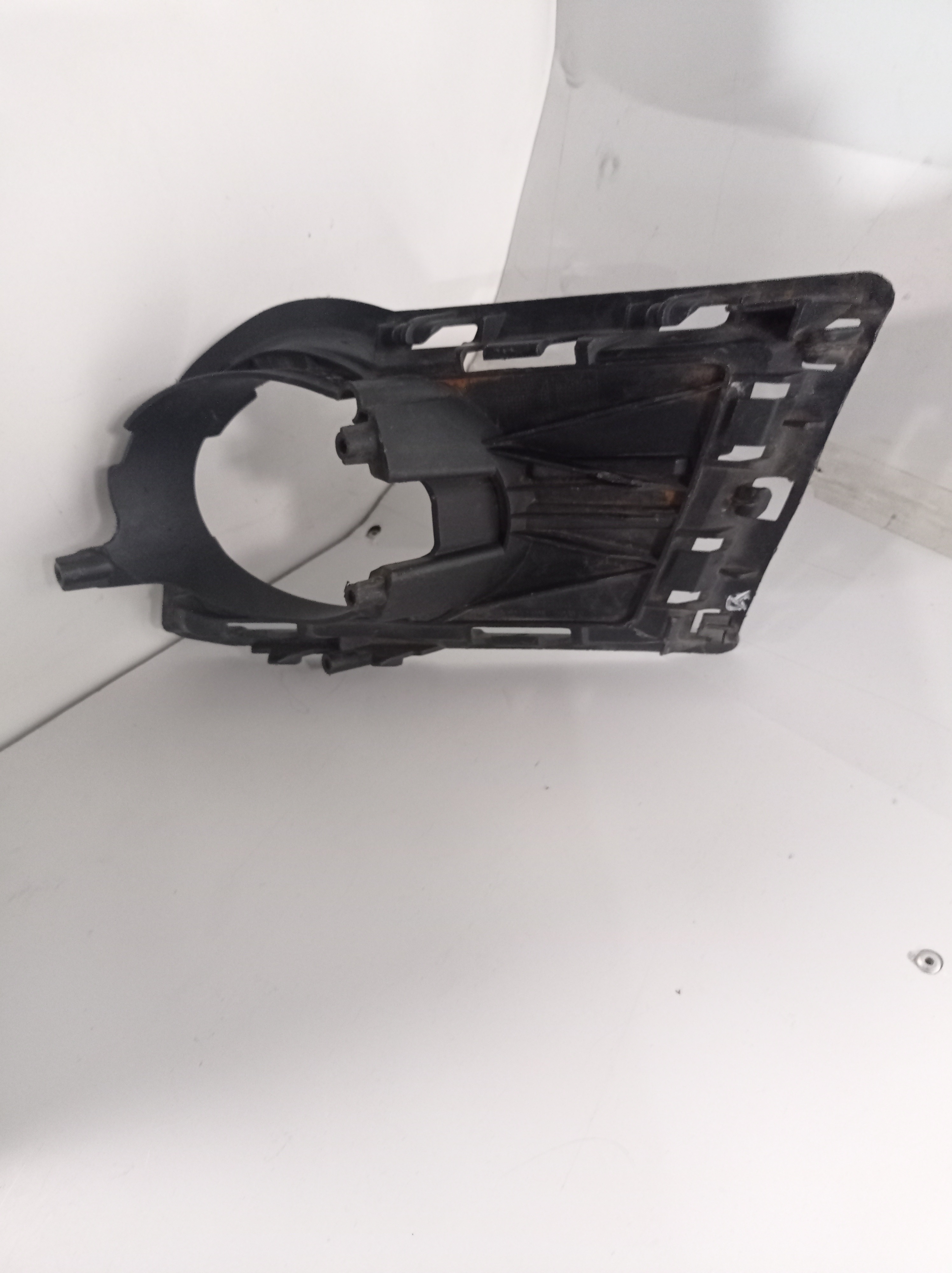 5n0853666a Grade Moldura Farol Milha Direito Tiguan 2009 11 2