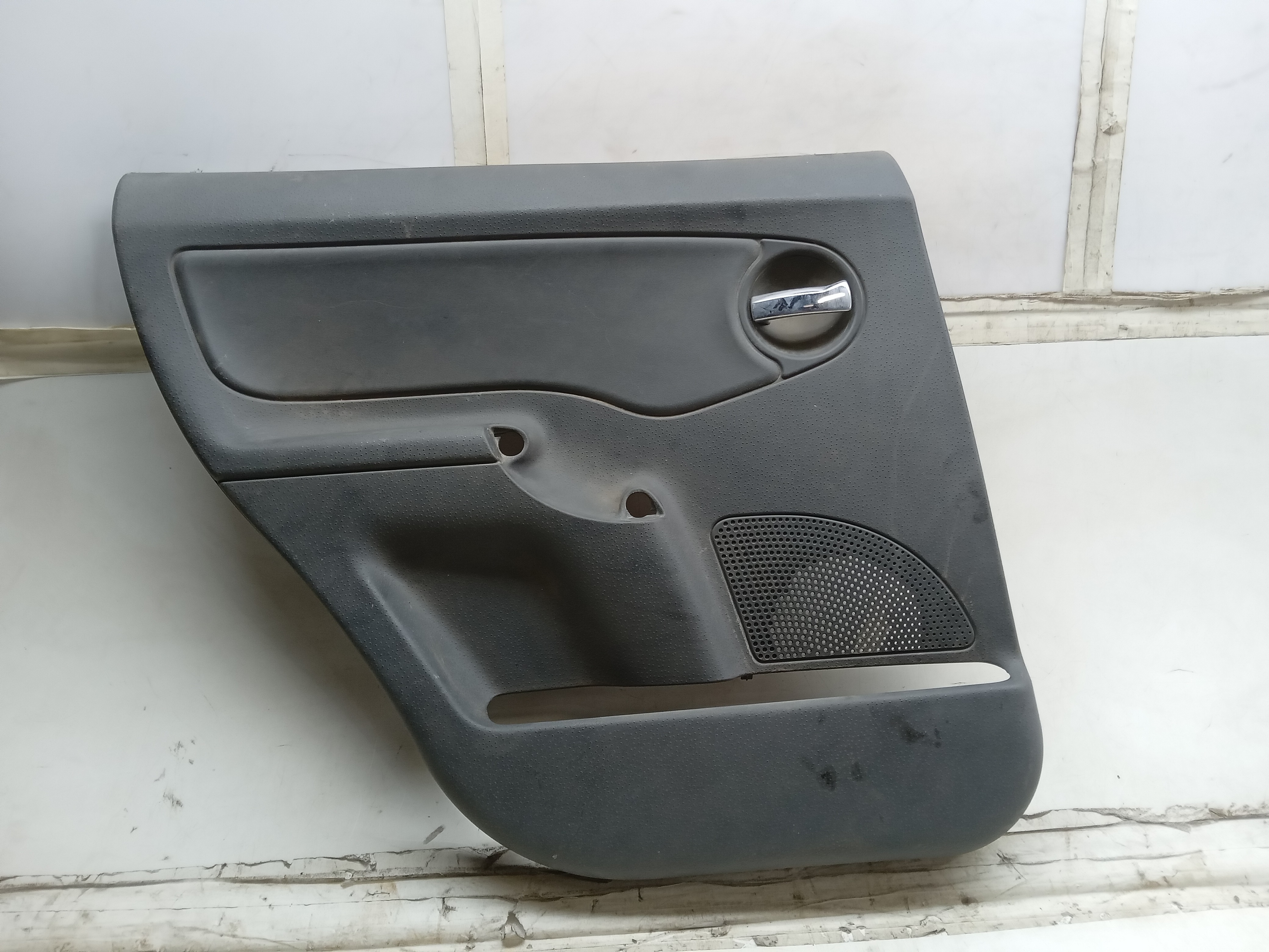 FORRO PORTA TRAS LE CITROEN C3 2009 1