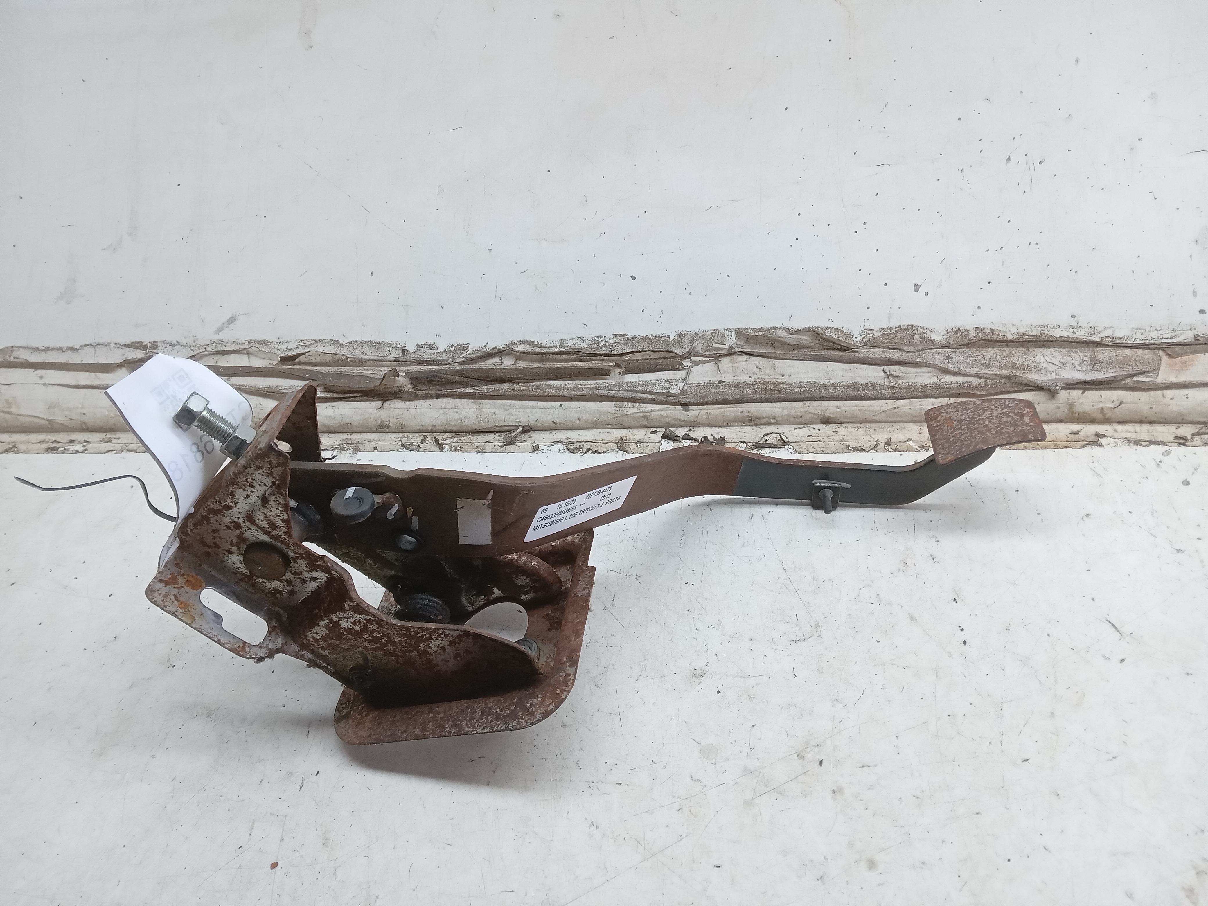 PEDAL EMBREAGEM MITSUBISHI L200 TRITON 2012 2