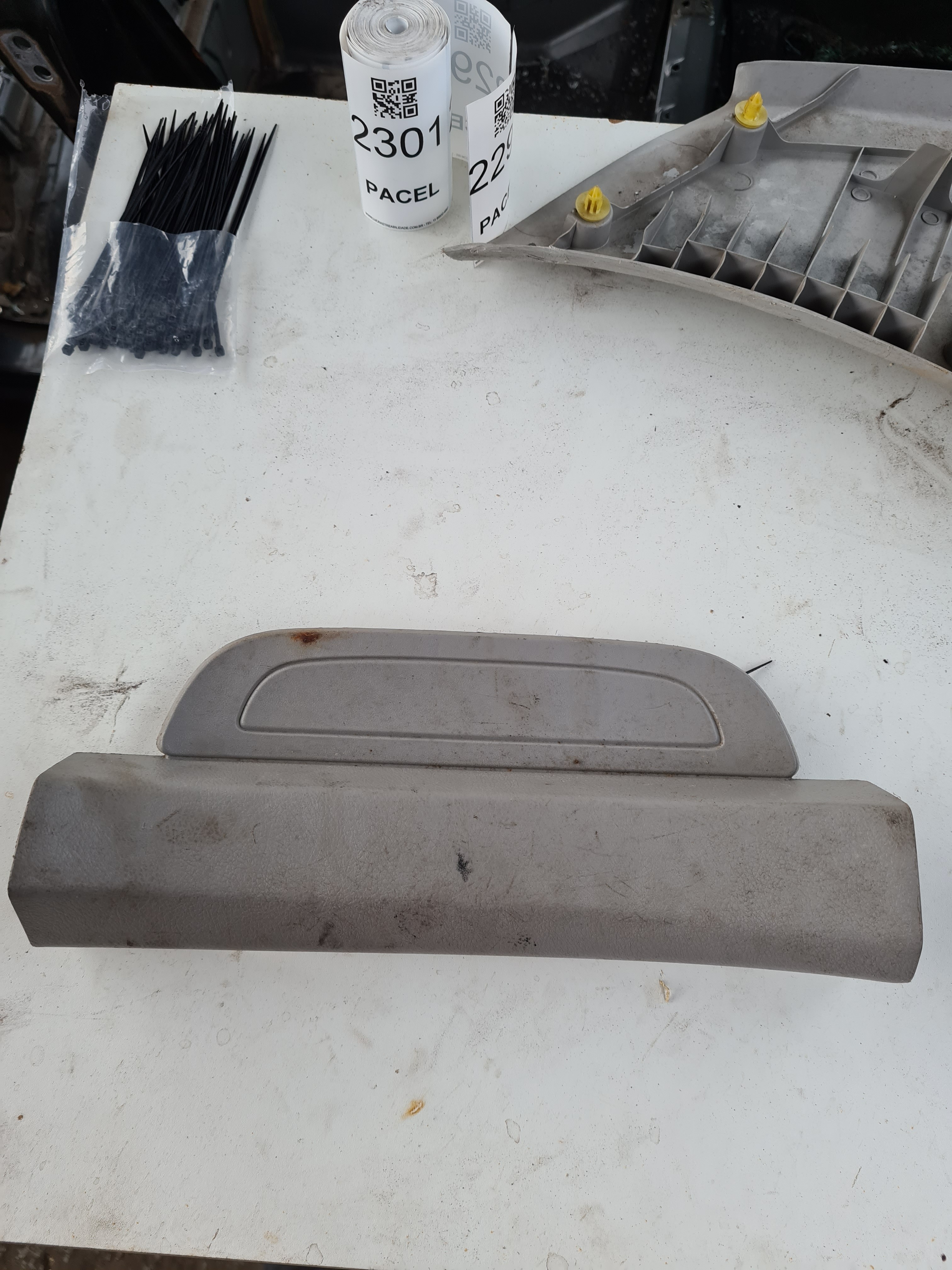 6791702260 Soleira porta traseira LD Corolla XEI 2009 A 2010 6
