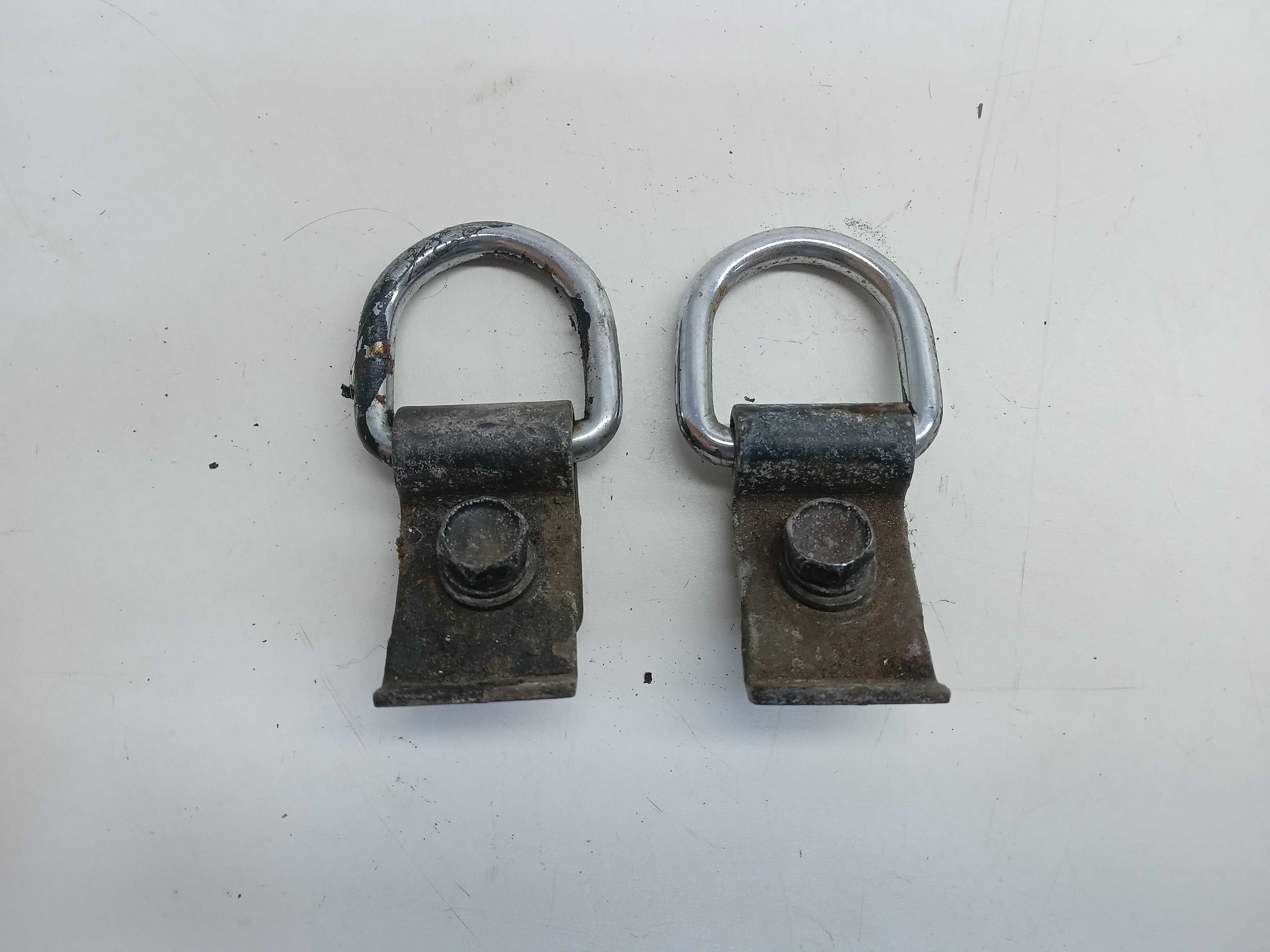 GANCHOS TRASEIROS PORTA MALAS HONDA FIT 2004 1