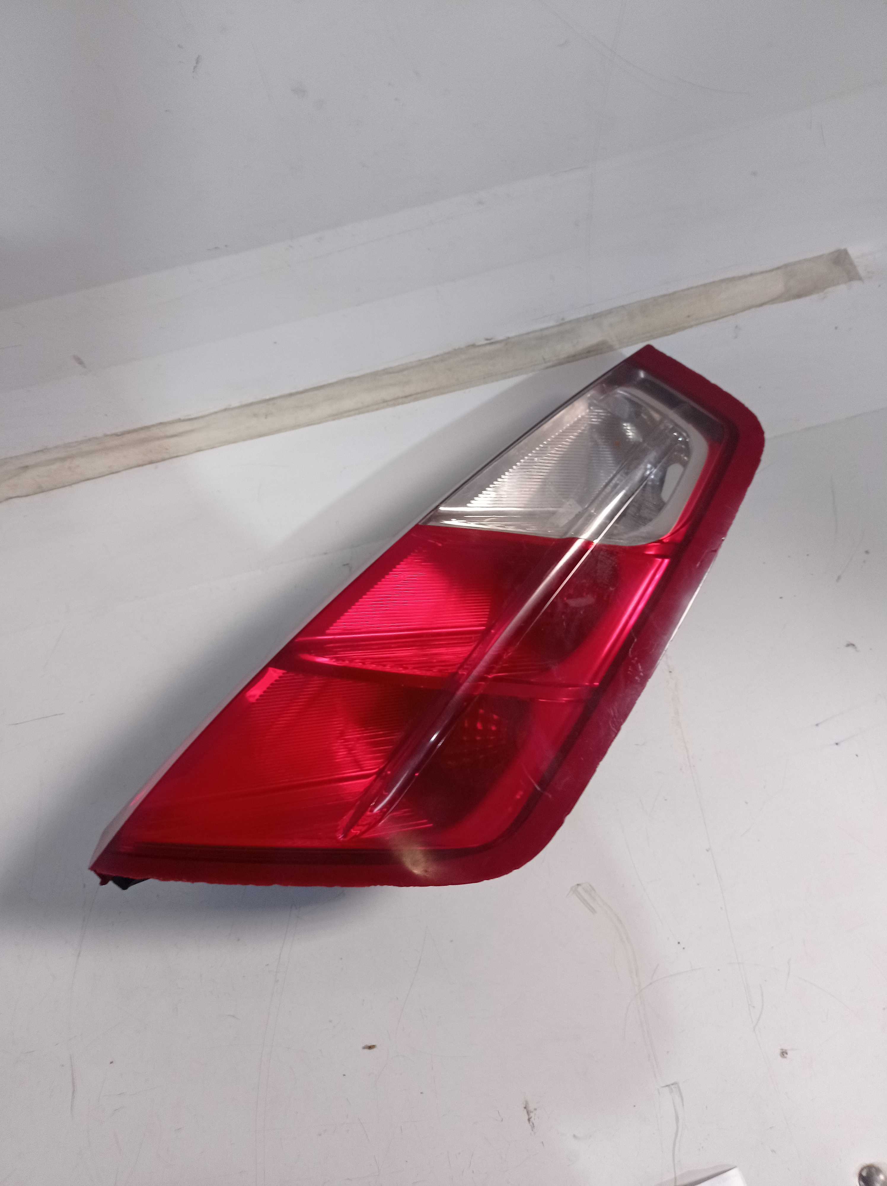 LANTERNA TRASEIRA DIREITA FIAT PUNTO 2008 A 2012 1
