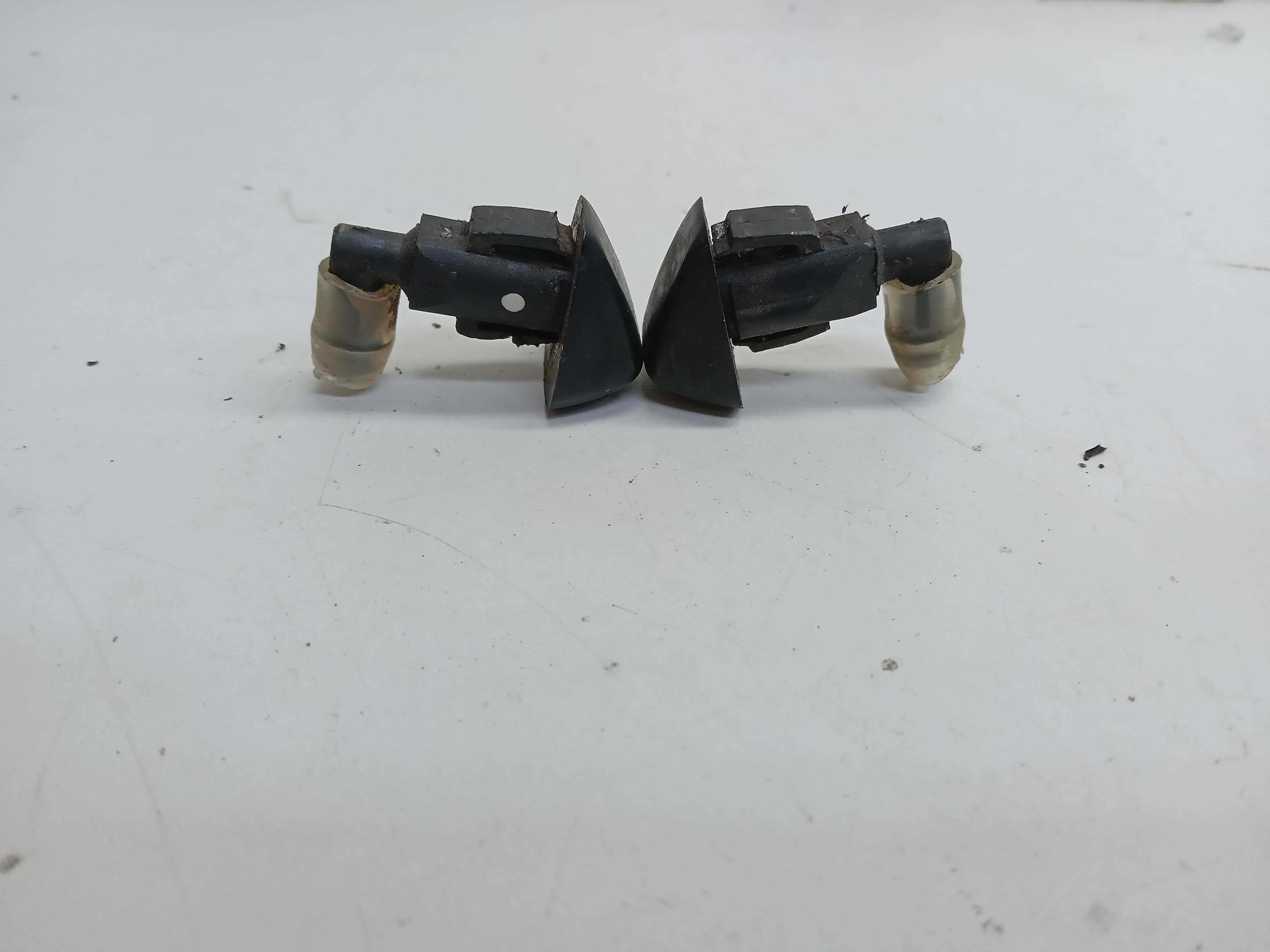 BRUCUTU ESGUICHO DIREITO DO CAPÔ HONDA FIT 2004 2