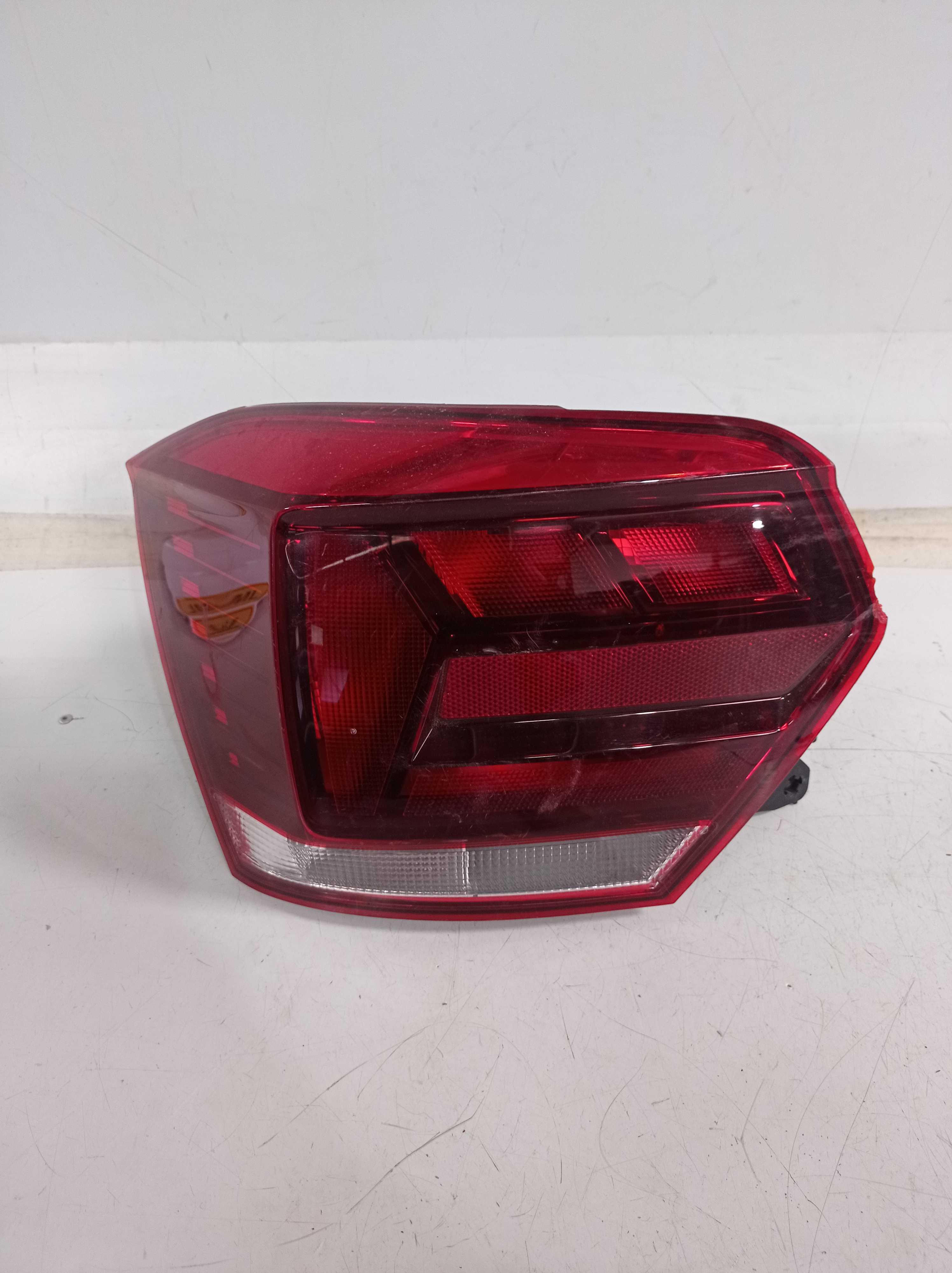 LANTERNA TRASEIRA LADO ESQUERDO VW POLO VIRTUS 18 P RECU