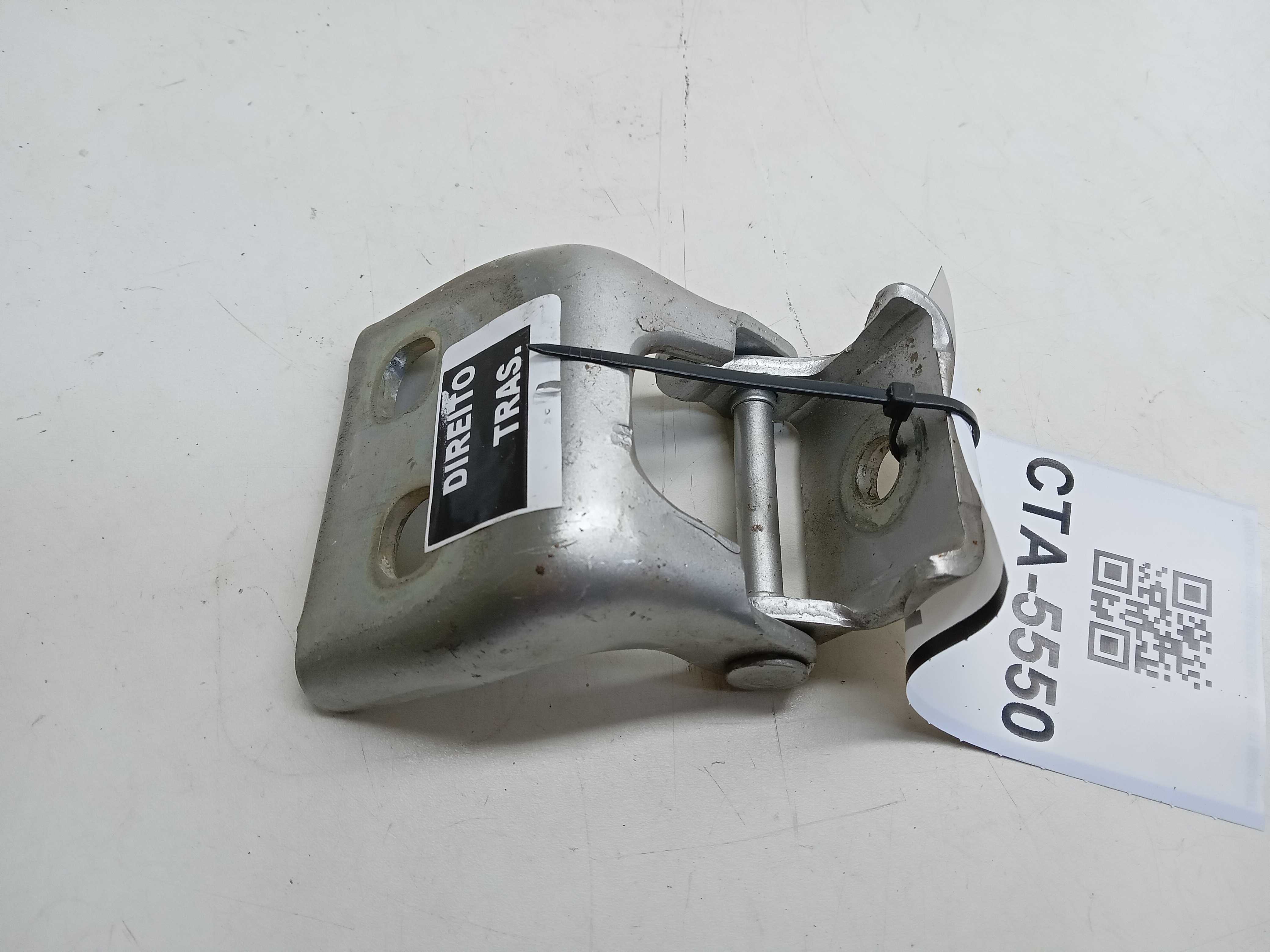 DOBRADIÇA SUPERIOR PORTA TRAS LD RENAULT KWID 2019 1