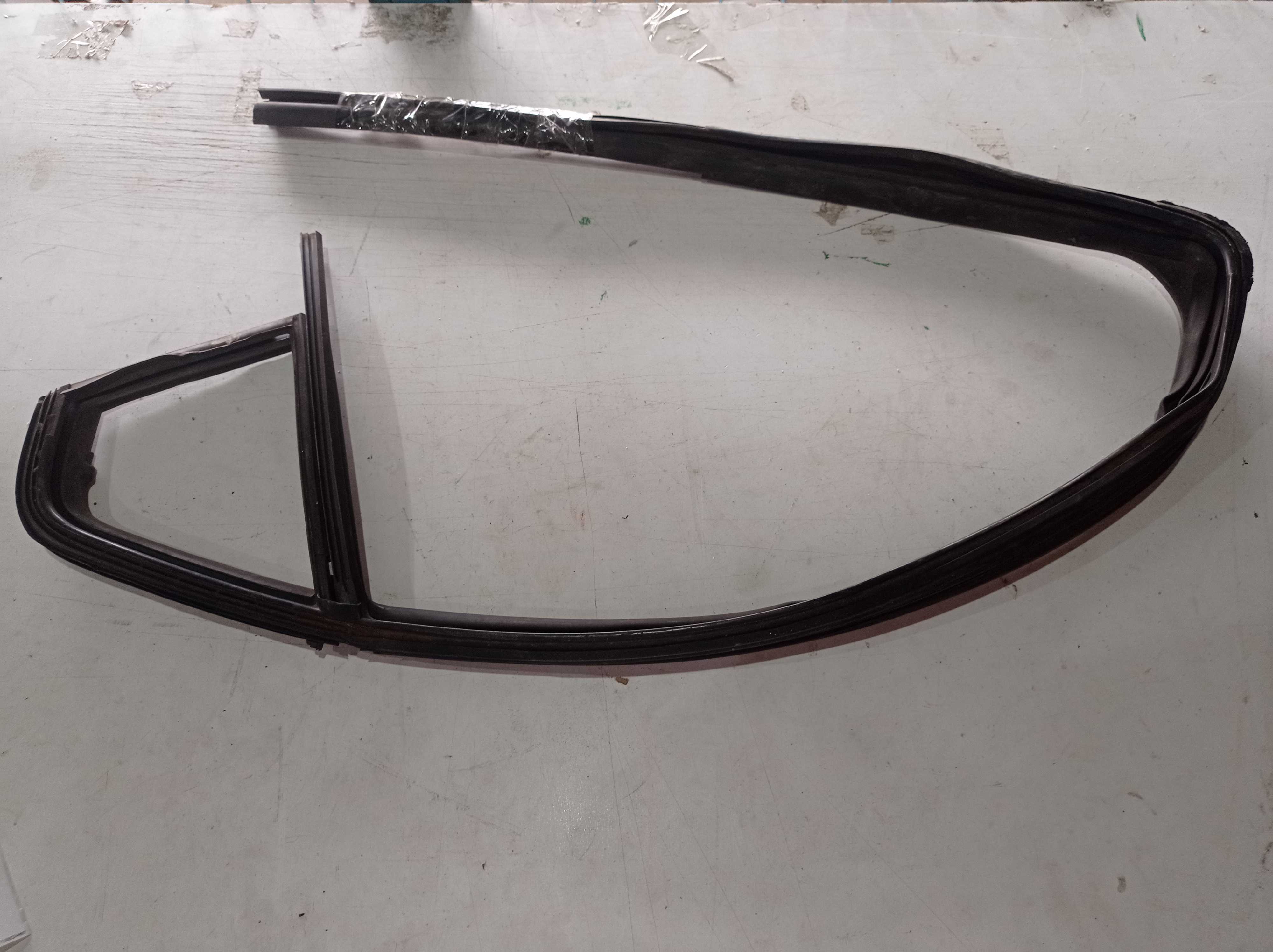 BORRACHA PORTA TRASEIRA ESQUERDA GM ONIX 2015 2016