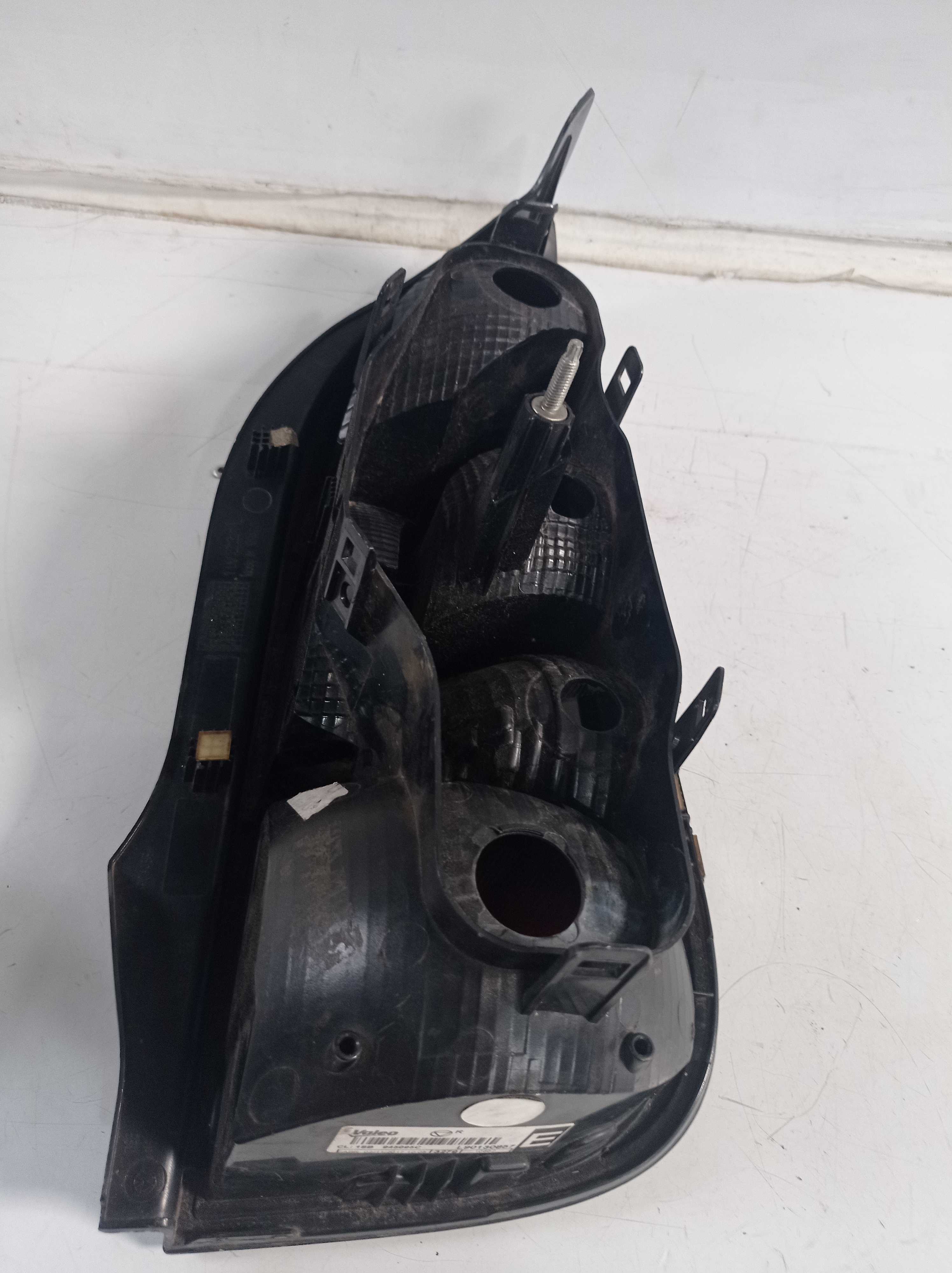 Lanterna traseira esquerda Vw Up TSI 2014  RECUPERADA 4