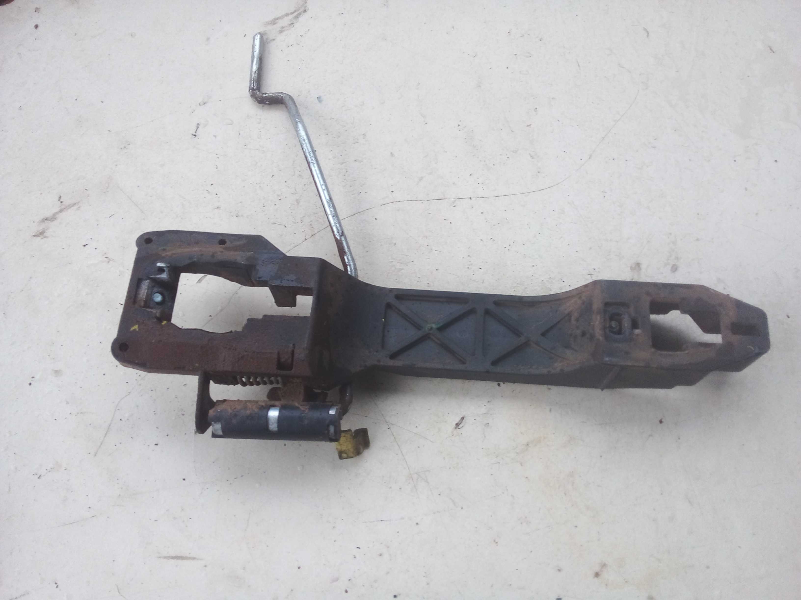 BASE SUPORTE MAÇANETA DIANT ESQ HILUX 2010 2