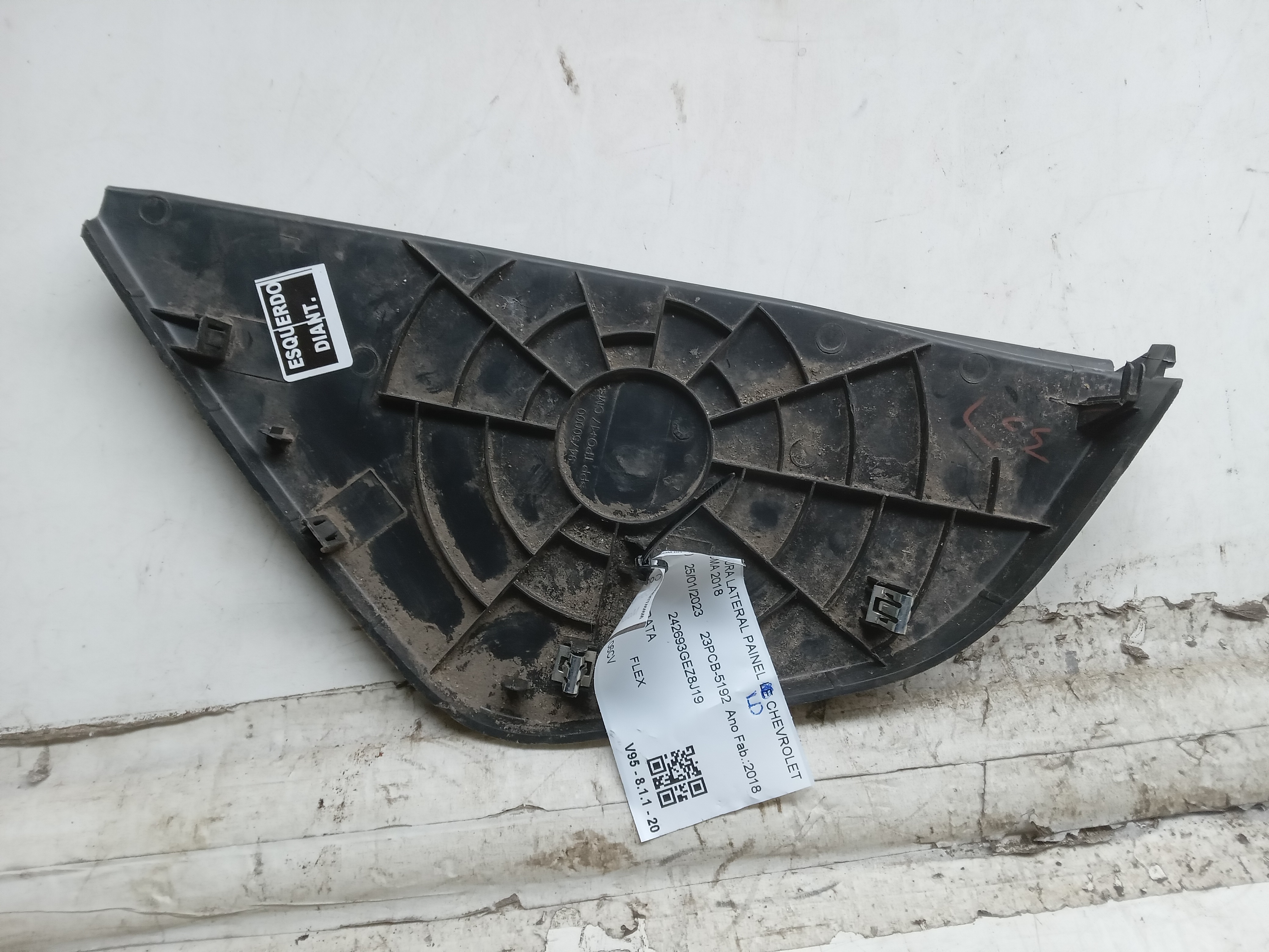 MOLDURA LATERAL PAINEL LD CHEVROLET PRISMA 2018 2