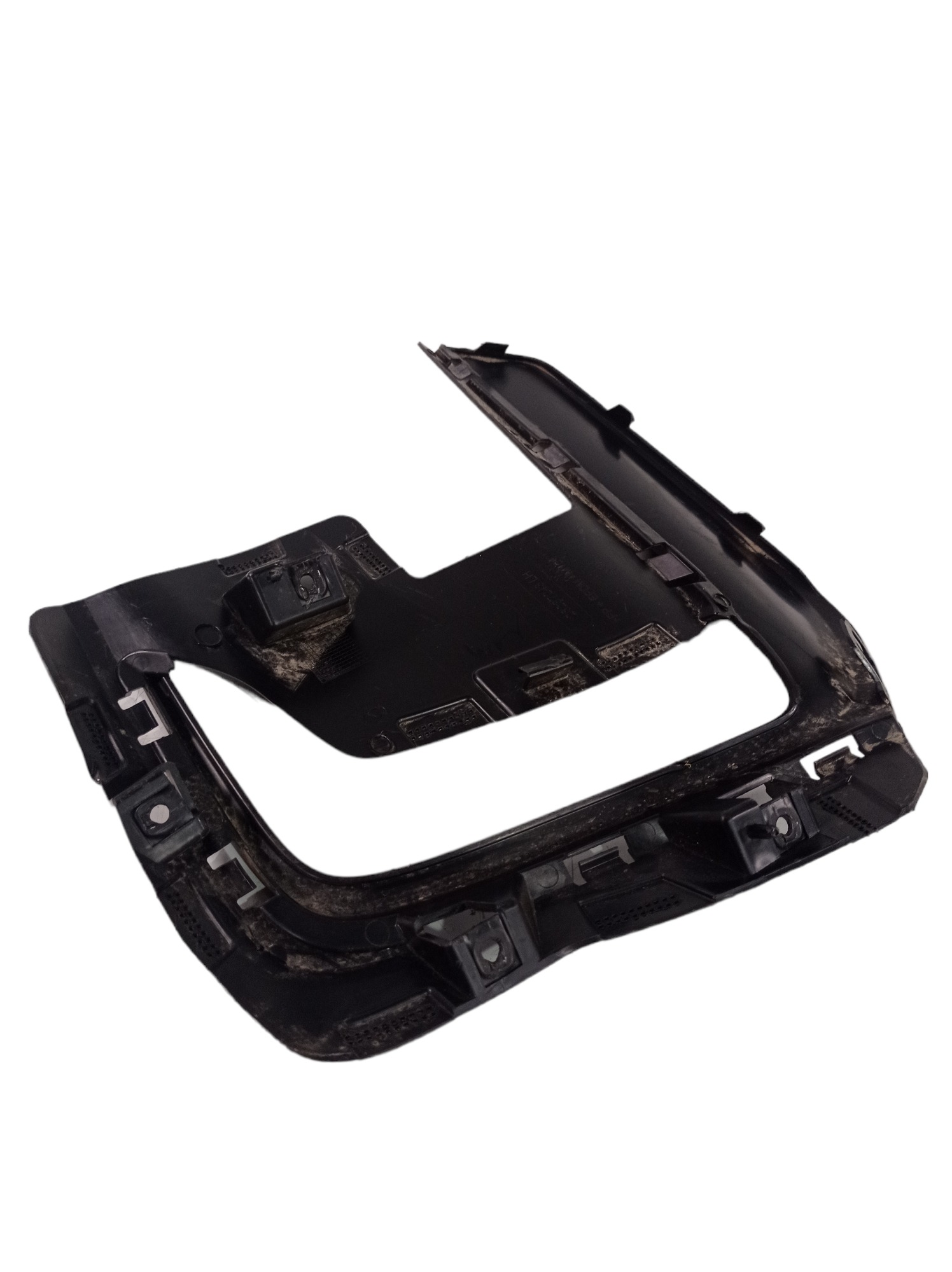 Suporte Esquerdo Farol Milha Gm Tracker 2019 2021 10