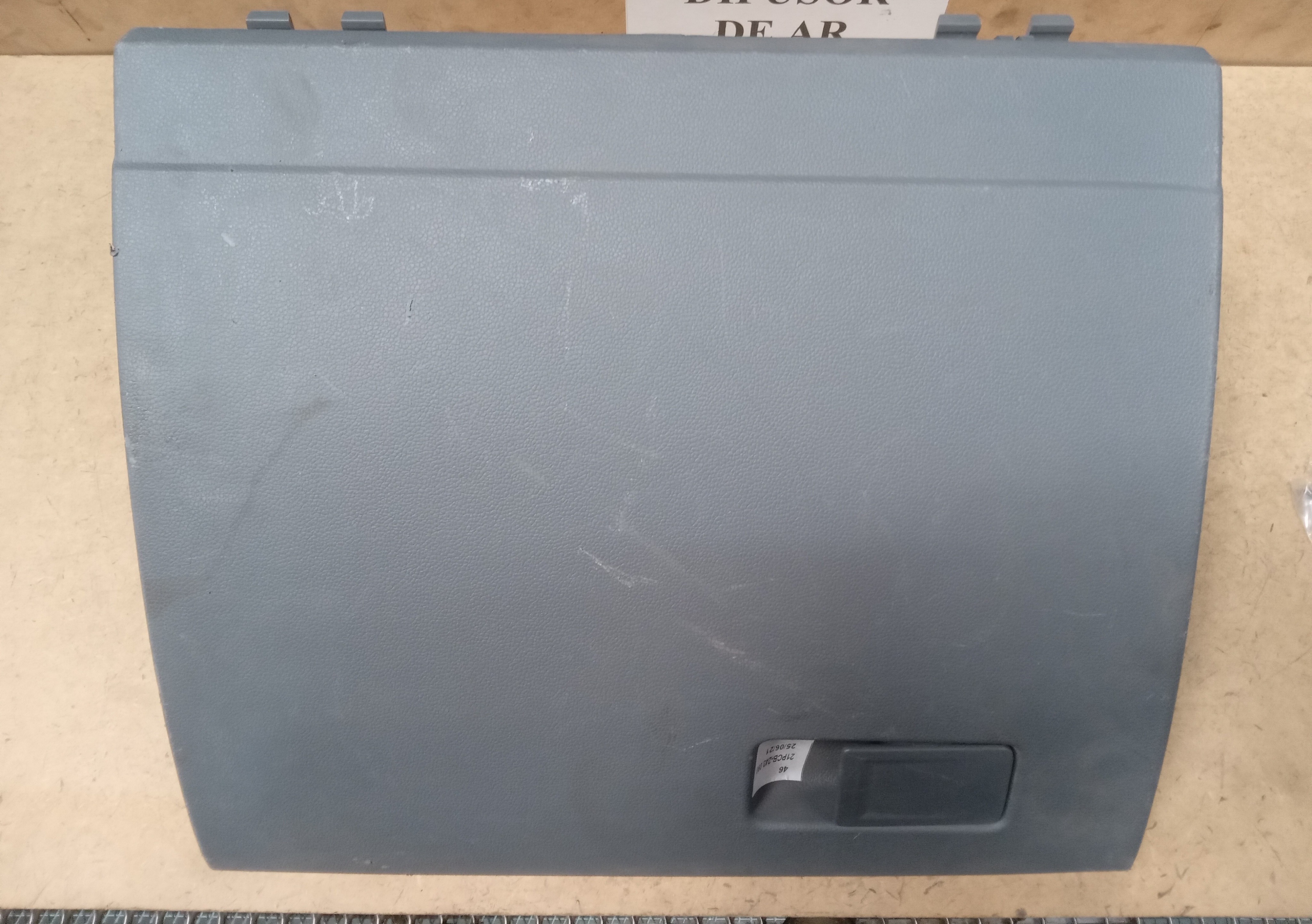 PORTA LUVA VW TCROSS 2019 1