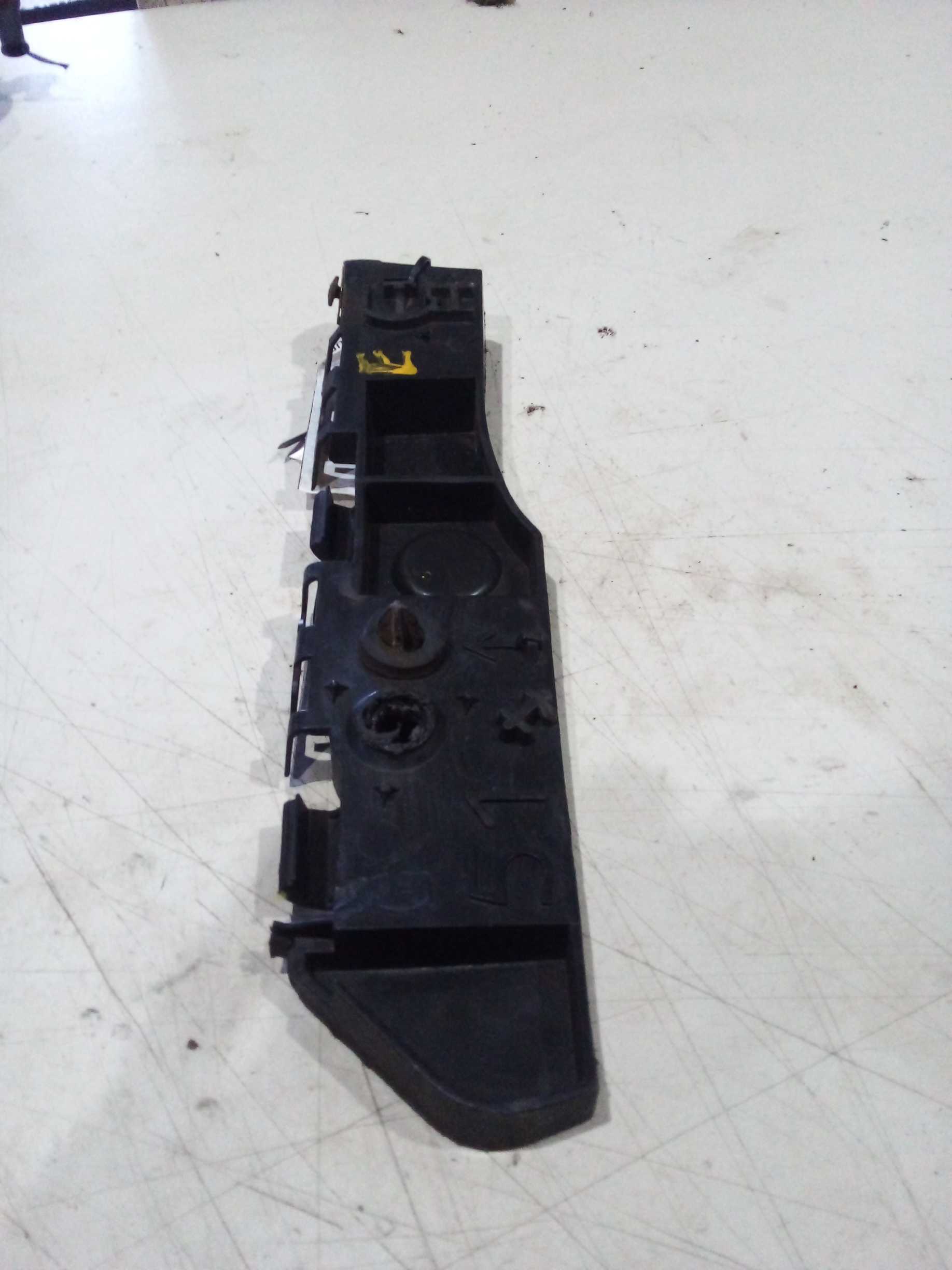 SUPORTE ESQ PARACHOQUE TRASEIRO Citroën C4 2010  20300000 2