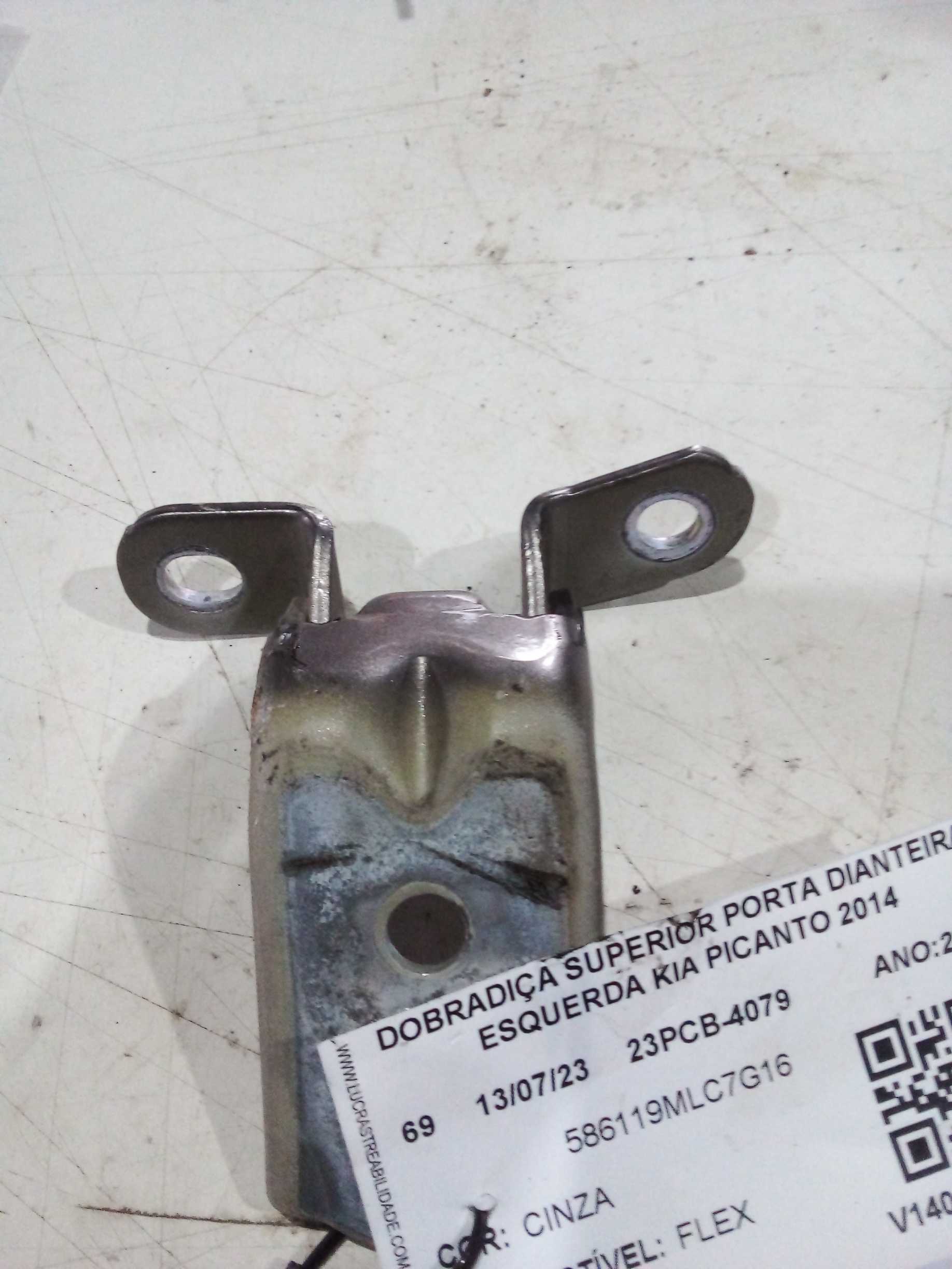 DOBRADIÇA SUPERIOR PORTA DIANTEIRA ESQUERDA KIA PICANTO 2014 2