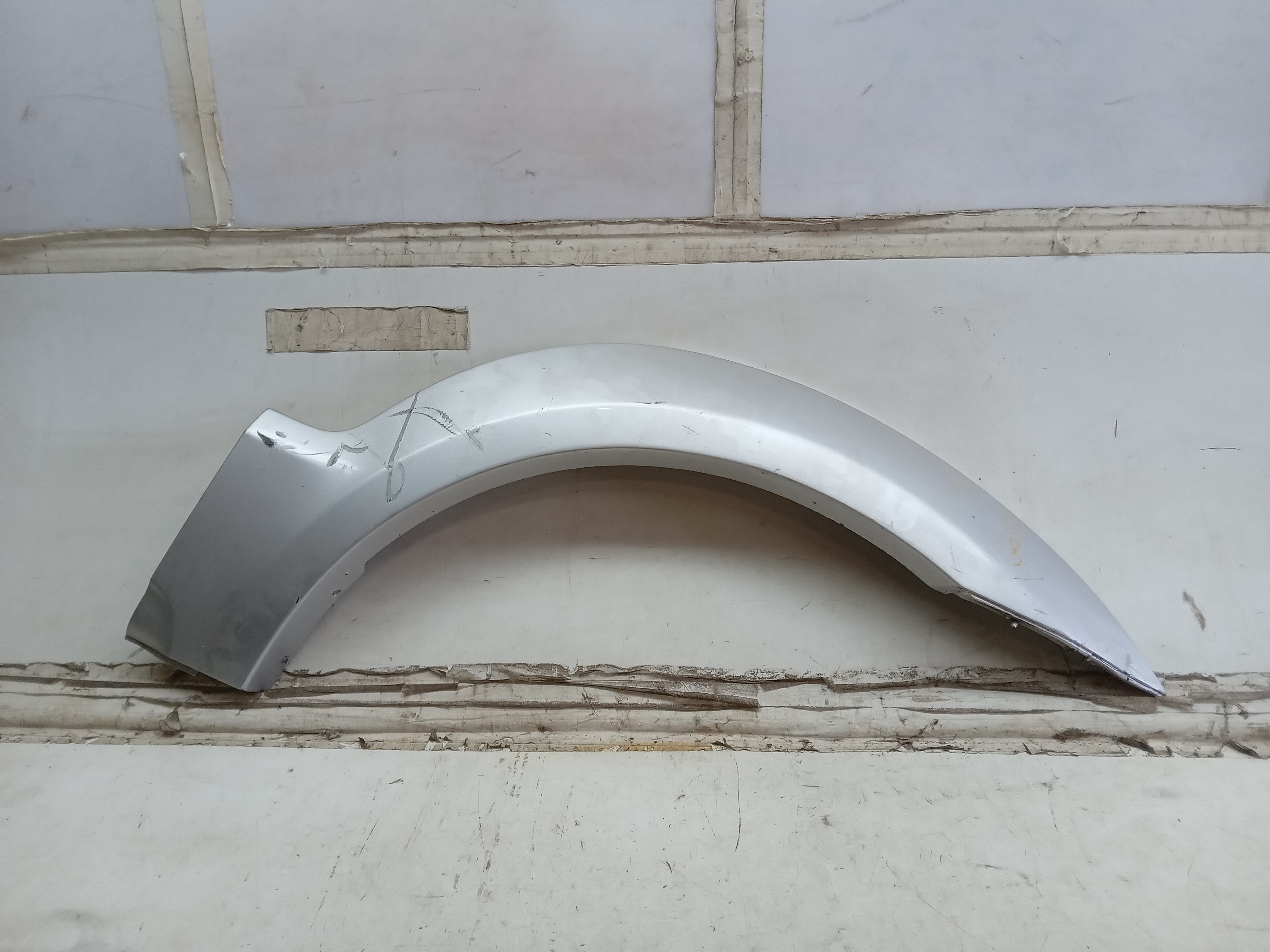 MOLDURA PARALAMA DIANT LD Kia Sorento 2009 1