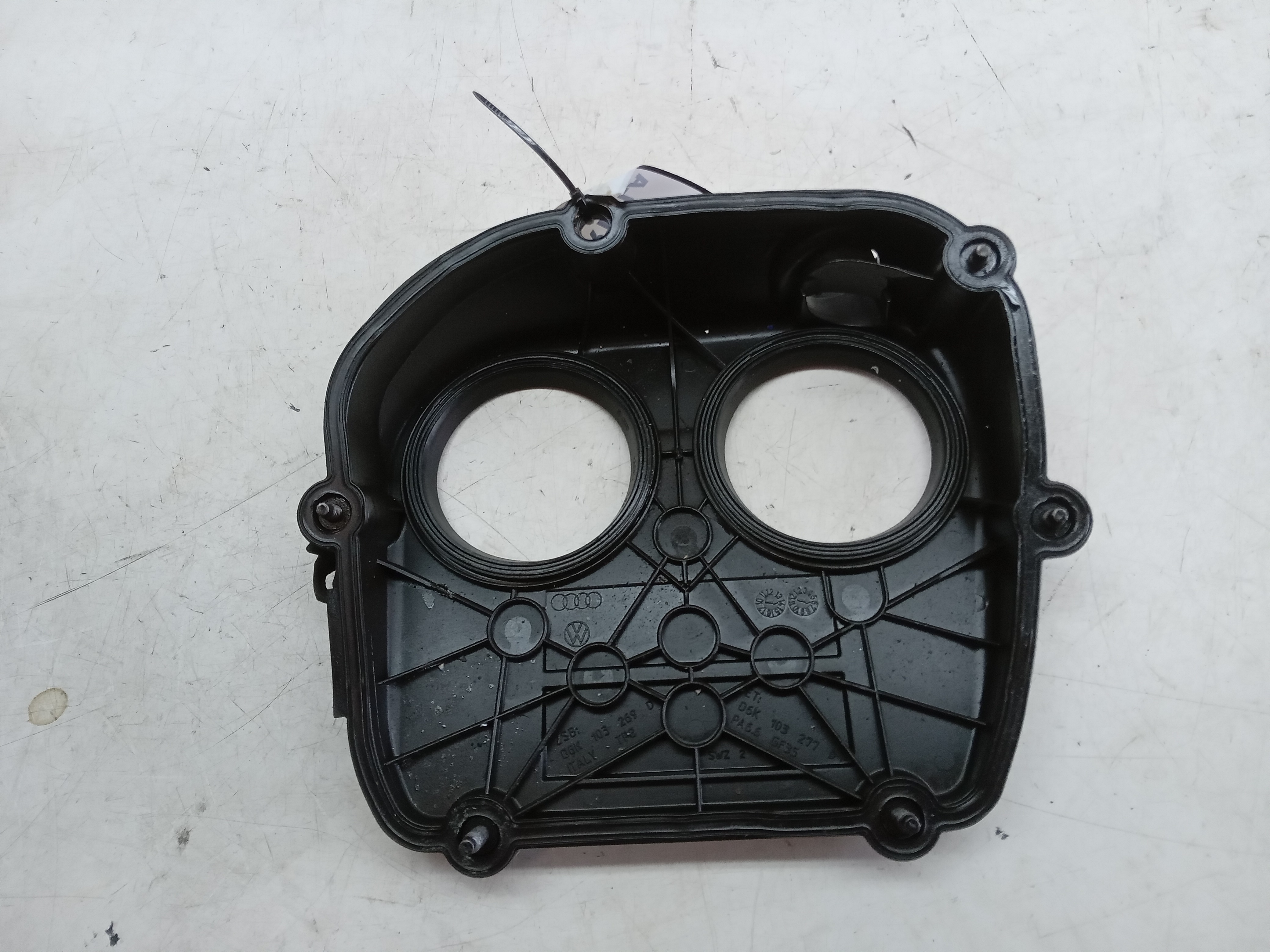 TAMPA LATERAL CABEÇOTE AUDI A4 2016 2