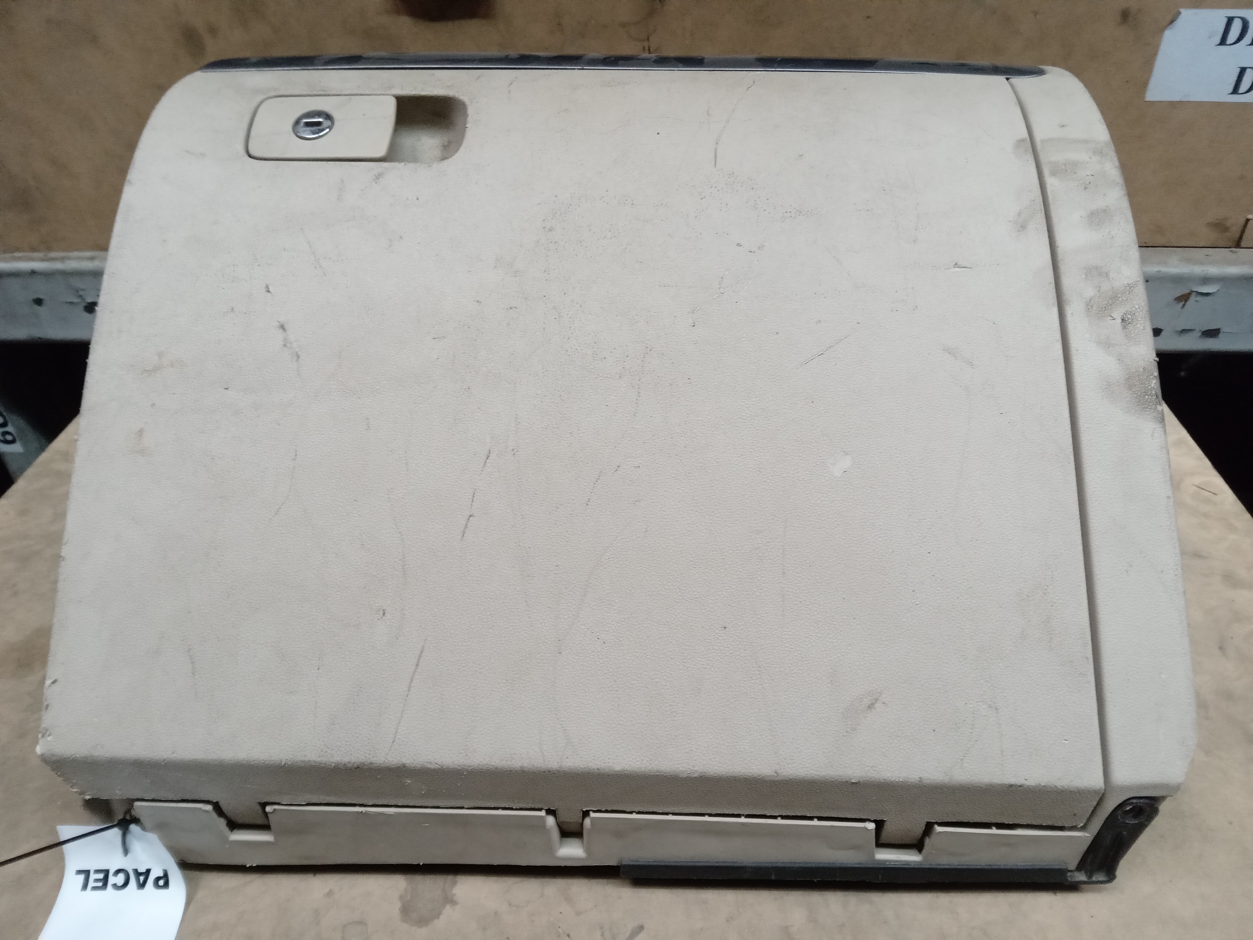 PORTA LUVAS VW JETTA 2013 1
