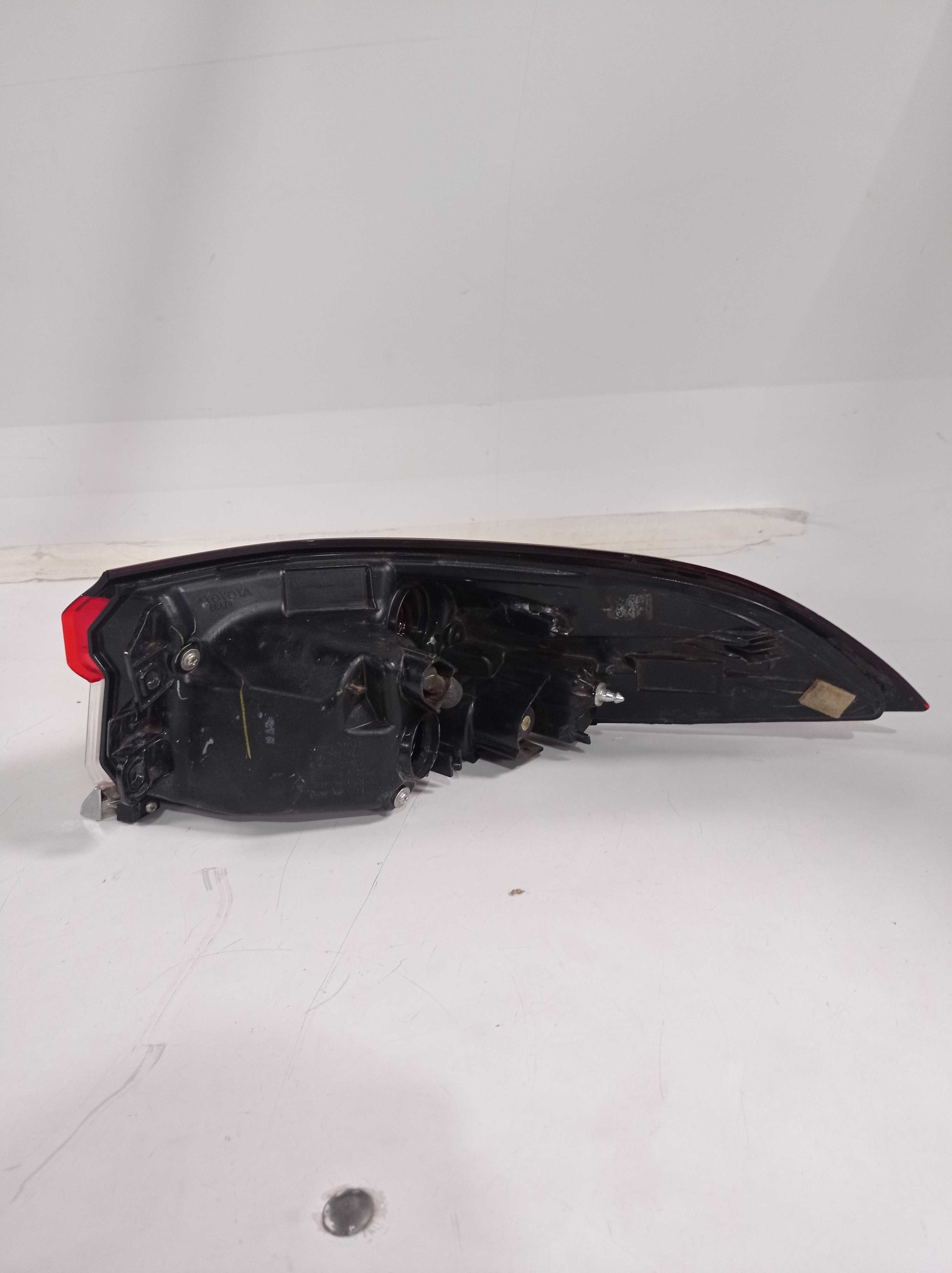 LANTERNA TRASEIRA ESQUERDA TOYOTA COROLLA RECUPERADA 5