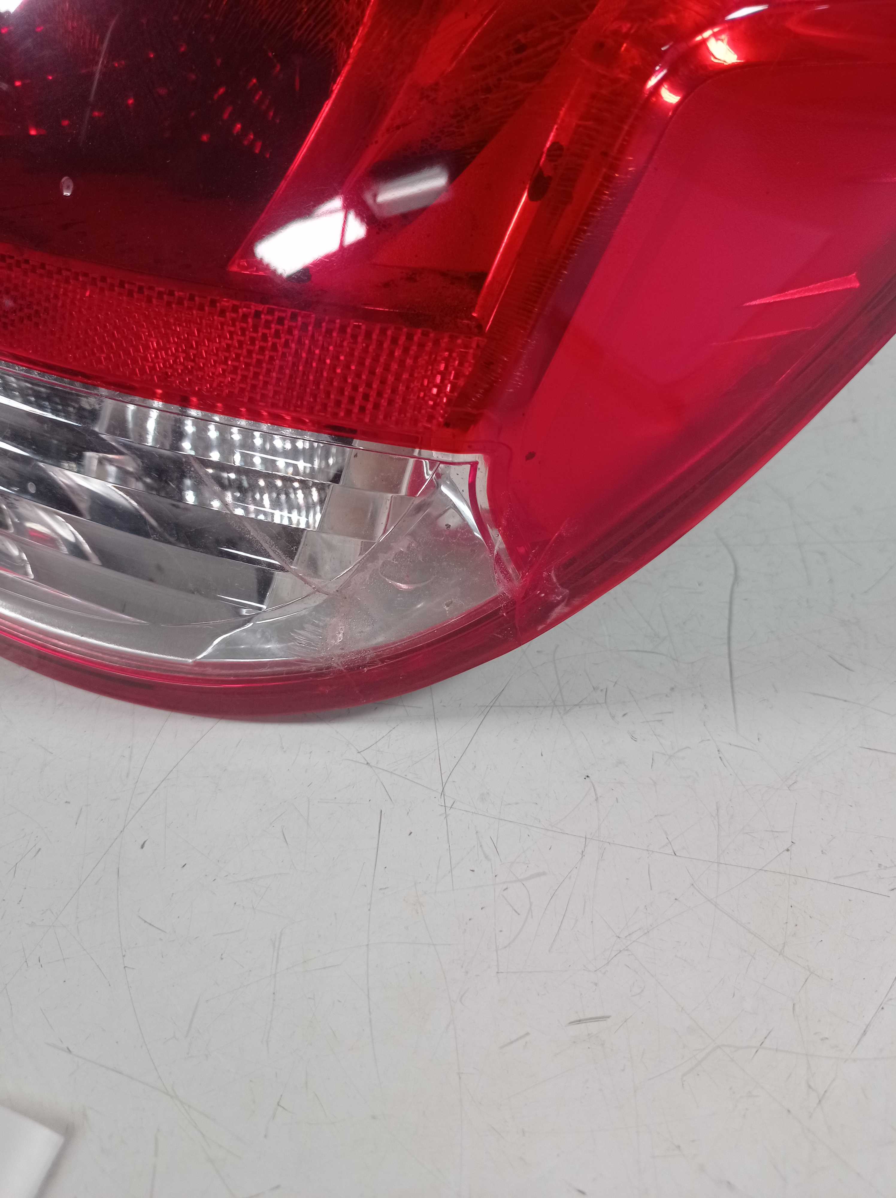 LANTERNA TRASEIRA DIREITA GM ONIX 2013 A 2016 RECUPERADA 2