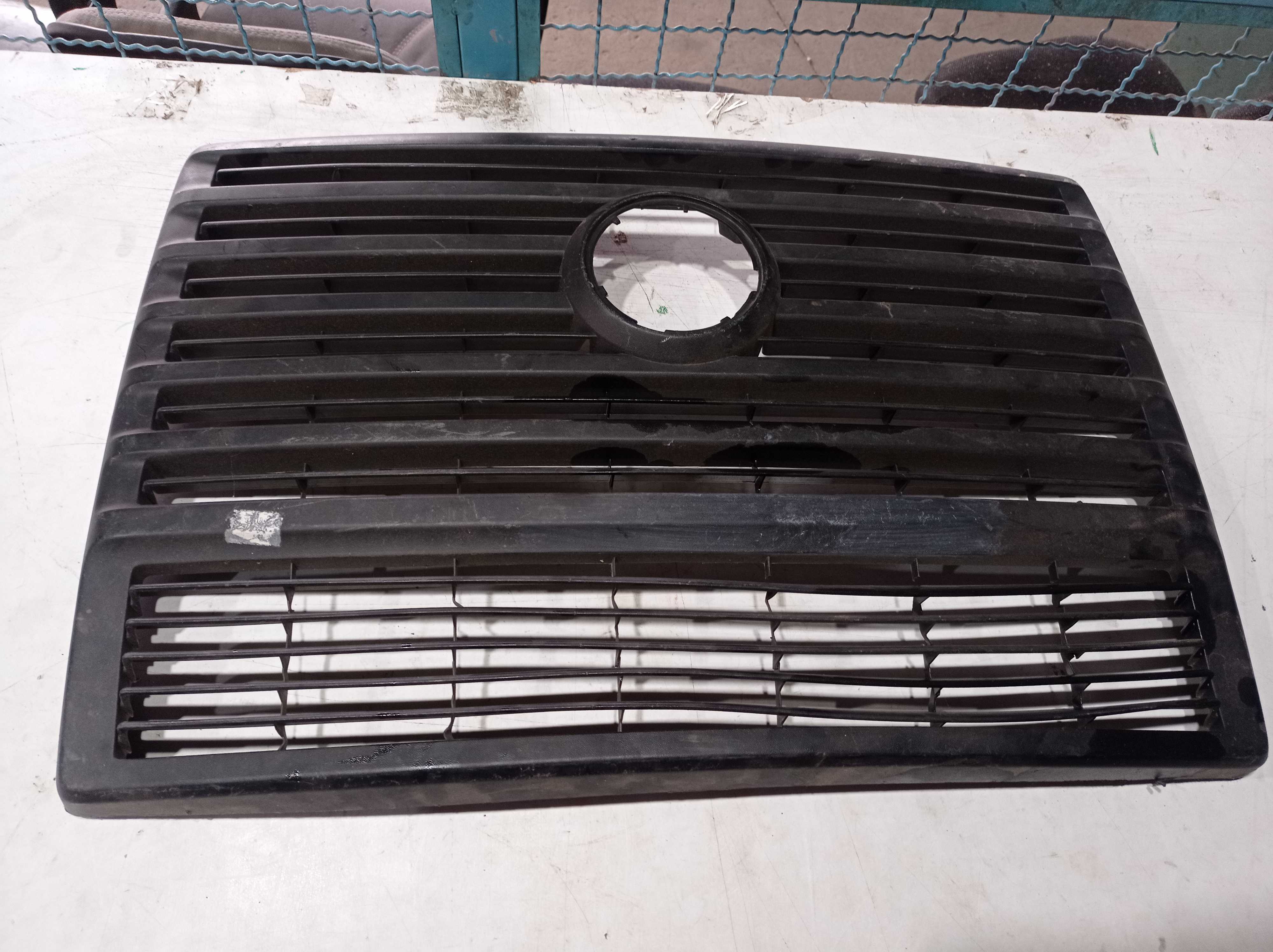 GRADE DIANTEIRA VOLKSWAGEN KOMBI 2006 A 2014 PARA RECUPERAR 1